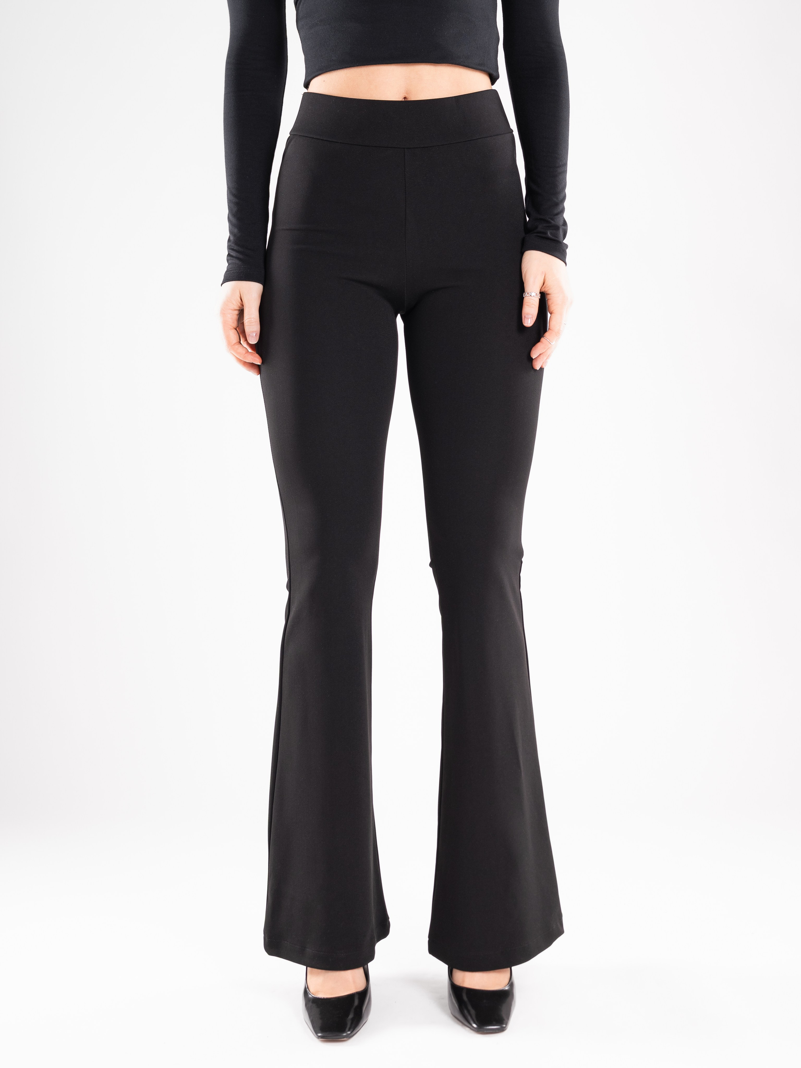 Брюки клёш. Предметный фотограф, фото для маркетплейсов Пятигорск, КМВ