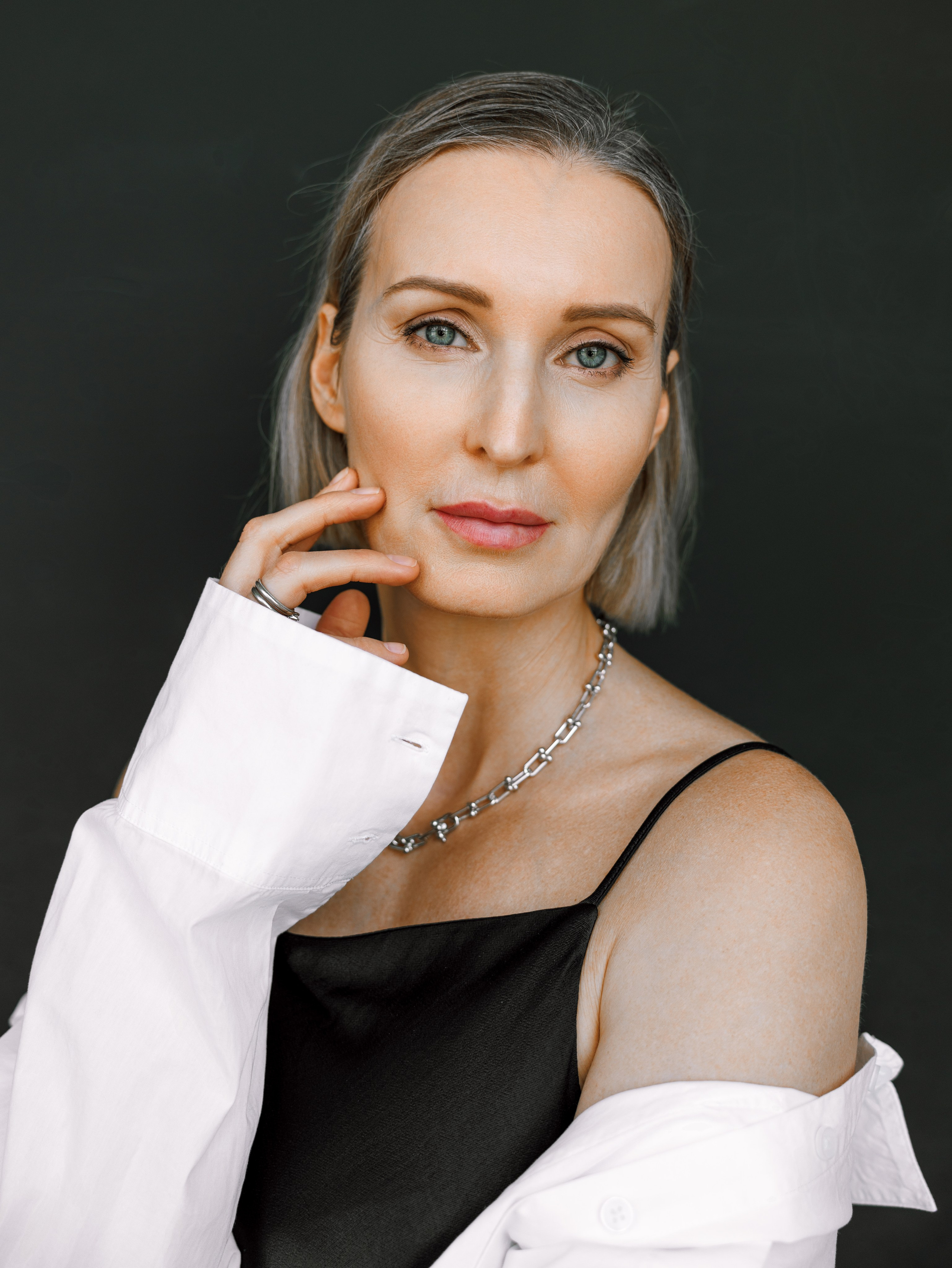 Портретный фотограф в Москве — Янка Шемшурова