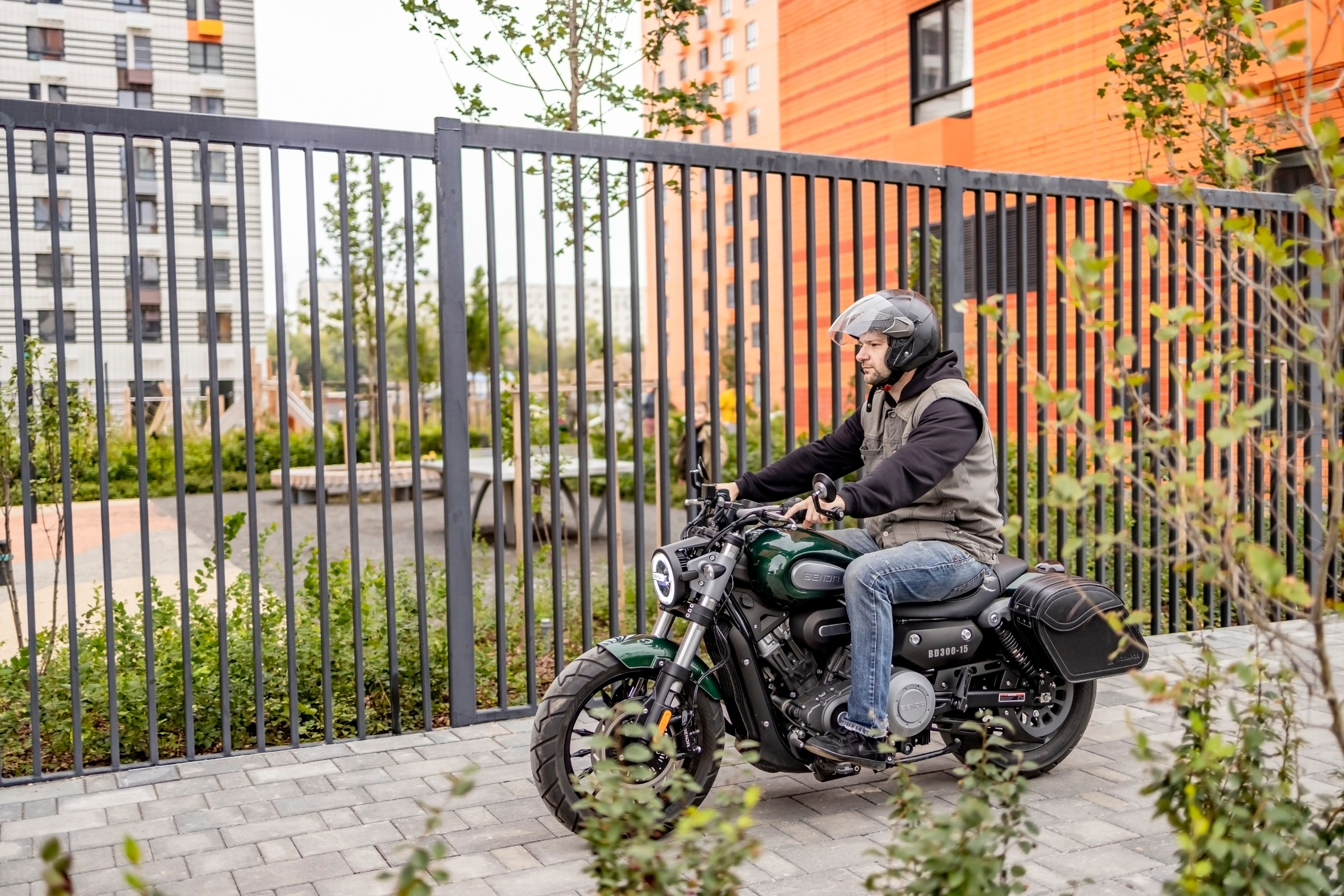 Съемка для журнала мотоцикл Benda Chinchilla. Репортажный, семейный и студийный фотограф в Москве Демин Алексей