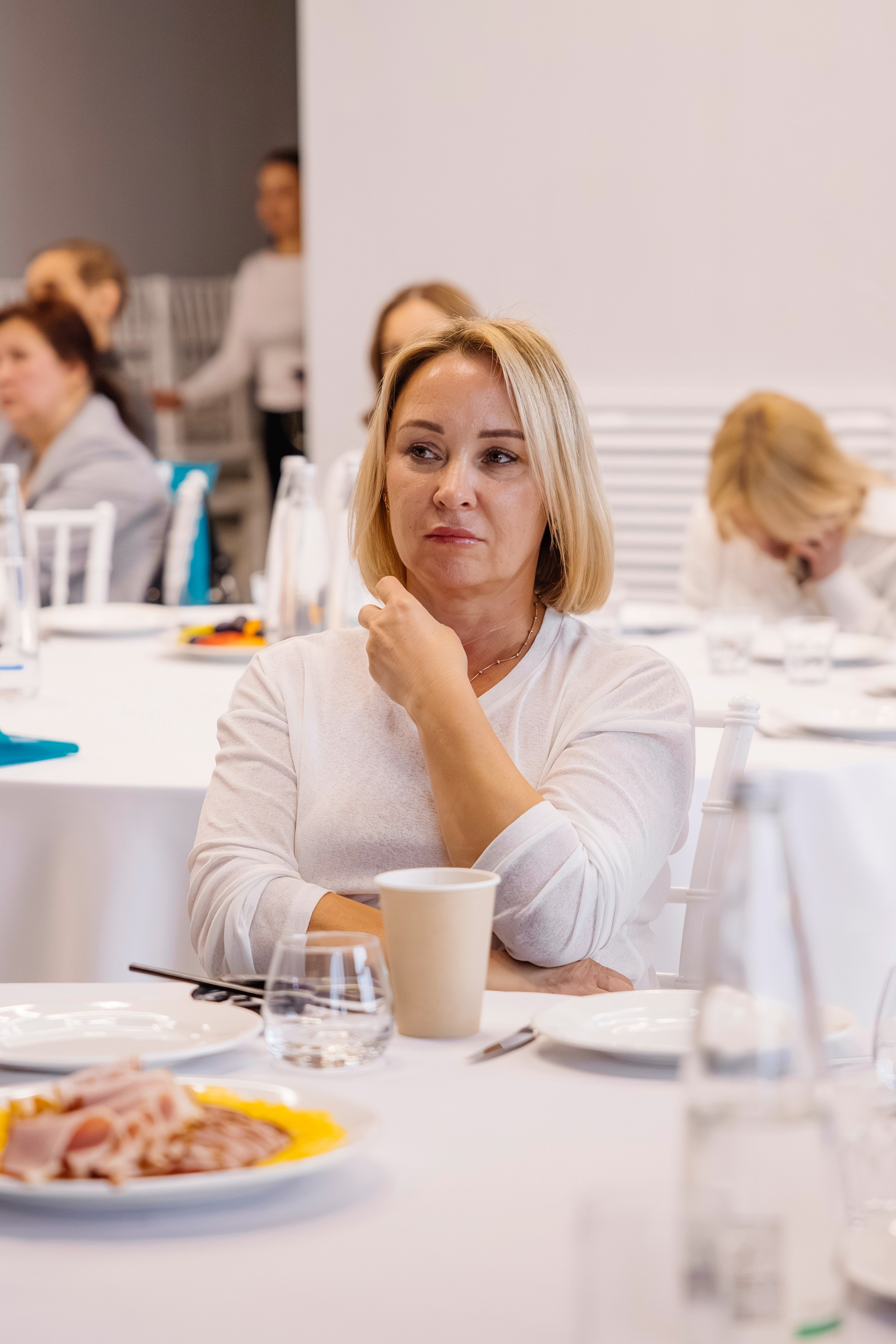 Империя Изобилия — выступления спикеров для предпринимателей. Свадебный фотограф в Иркутске Бобылев Никита