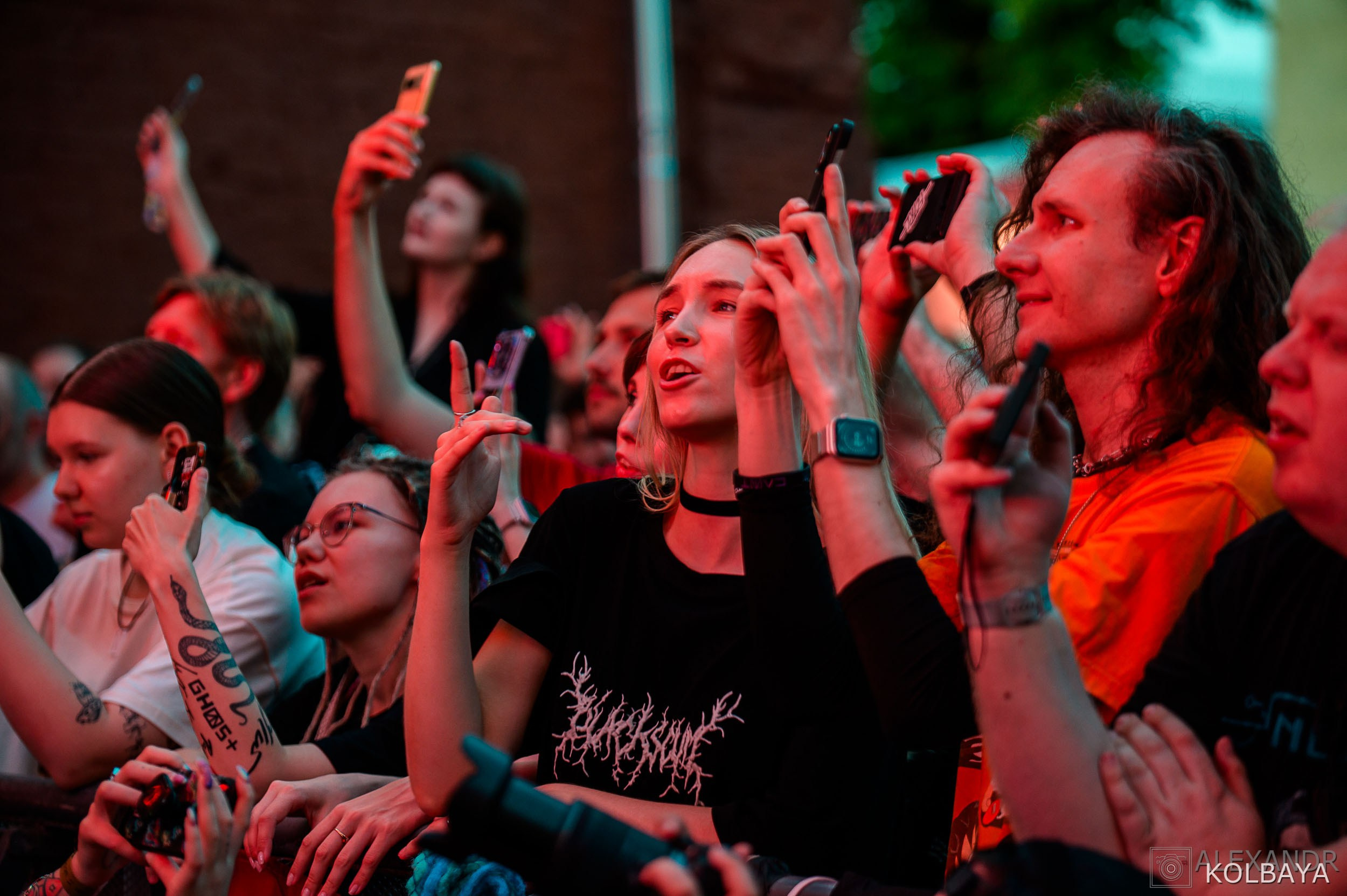 Фоторепортаж с концерта группы СЛОТ на Red Summer 2025. Концертный и театральный репортажный фотограф в Москве Александр Колбая