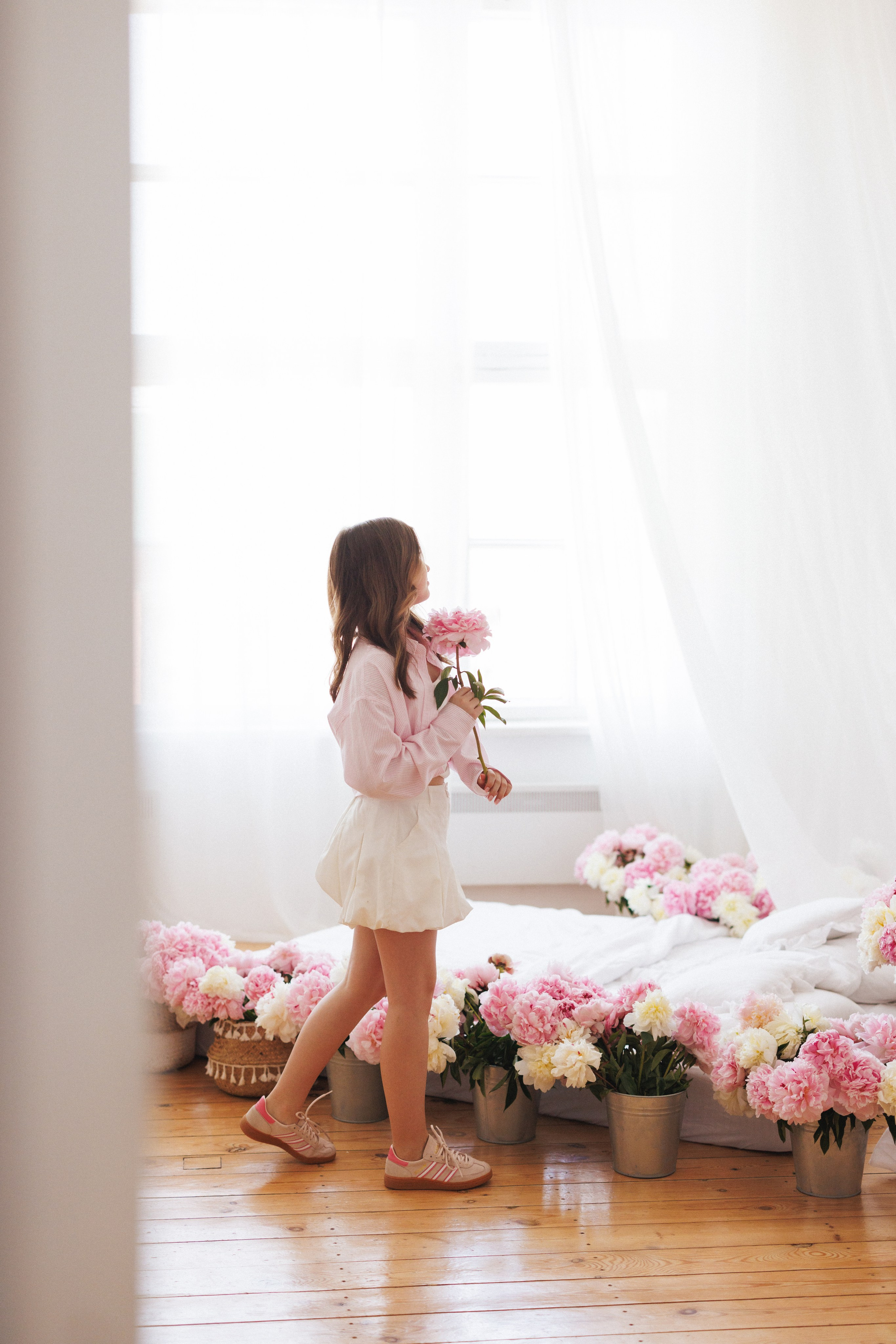 Фотосессия с живыми Пионами в фотостудии «Space JOBS». Семейный и детский фотограф в Краснодаре Анна Трашкова