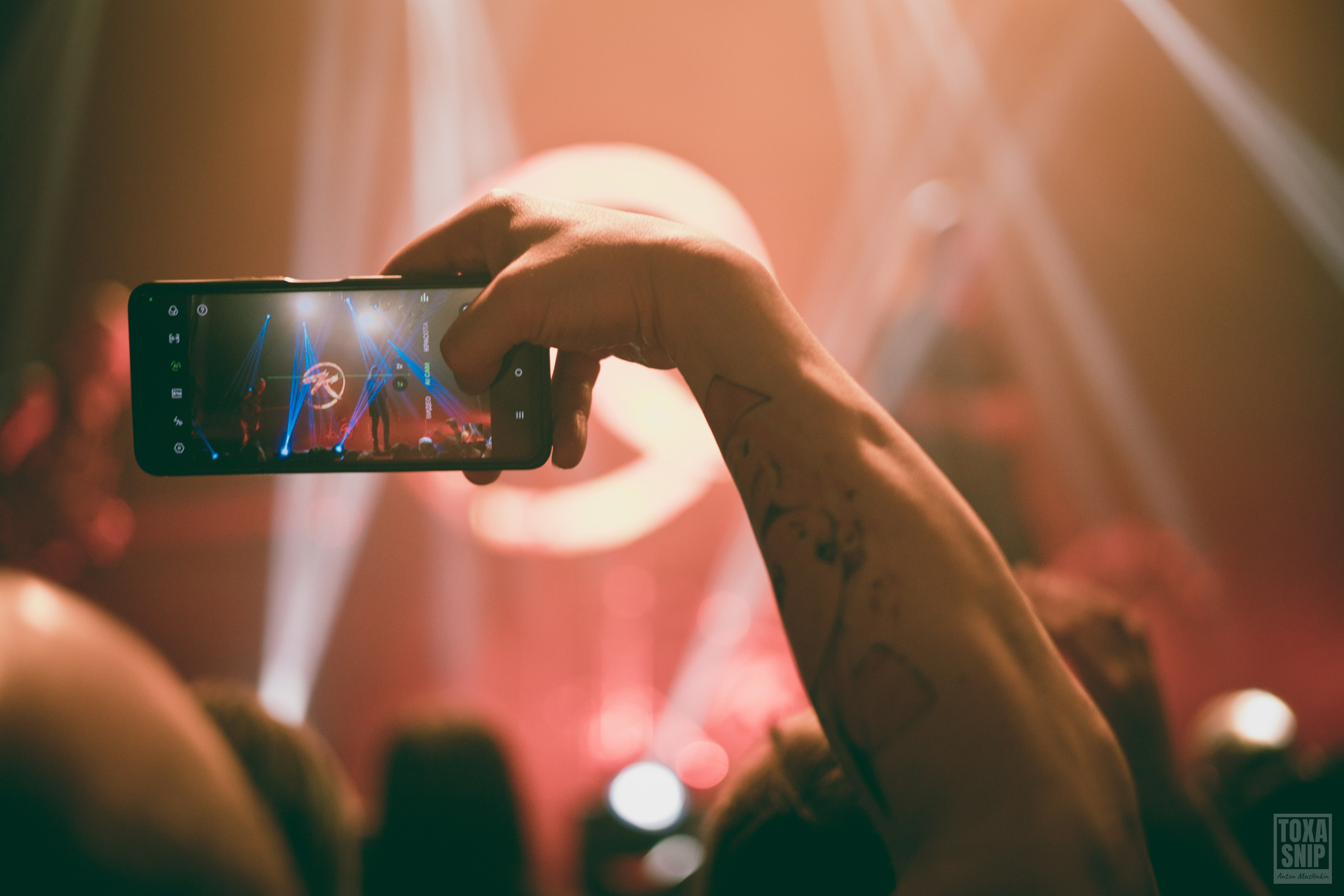 Концерт группы KAPRANOV в Москве (04.04.2025). Toxasnip Photo | Anton Maslenkin
