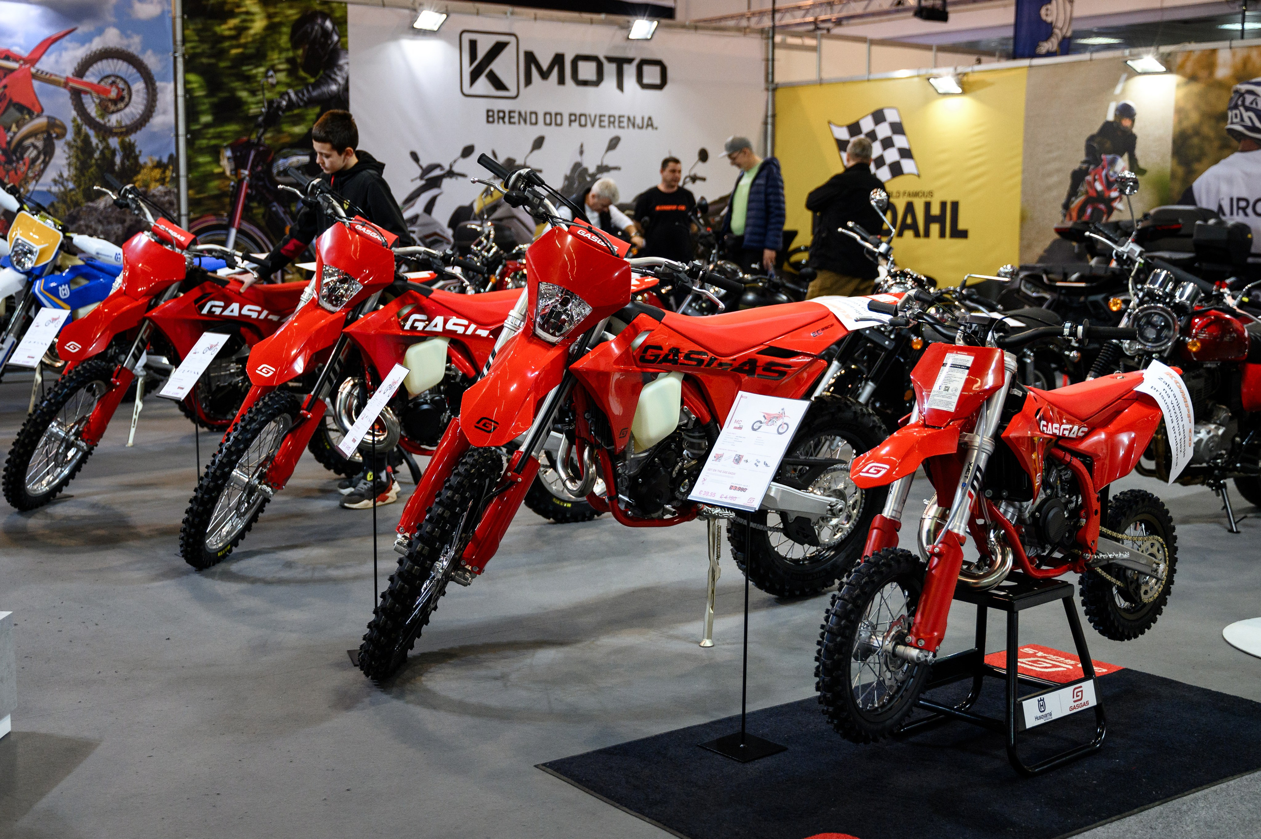 56-й Международный автосалон в Белграде. Елена Чеснокова спортивный фотограф во Владимире и Белграде