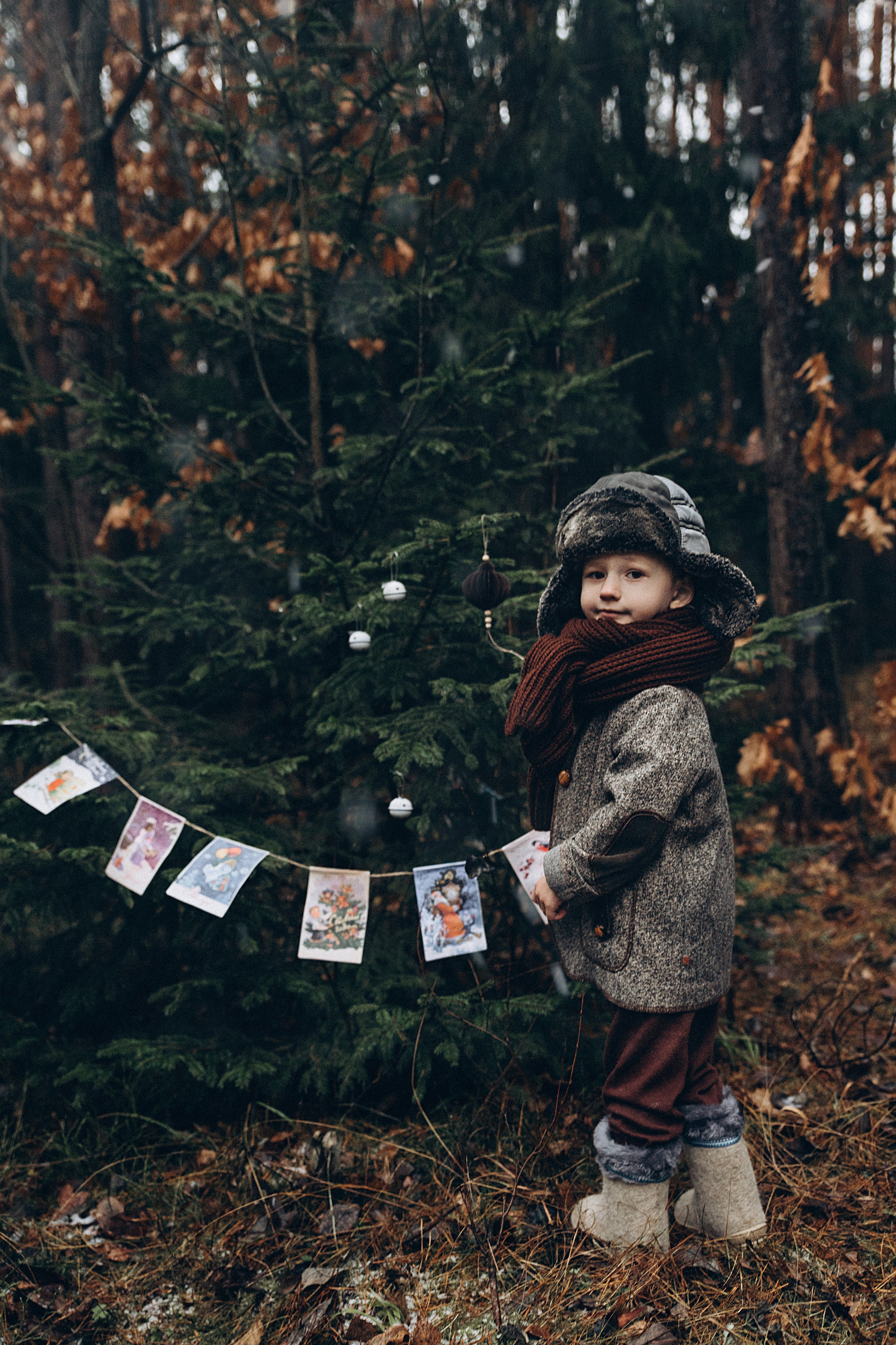 Елка в лесу. Репортажный и детский фотограф в Минске