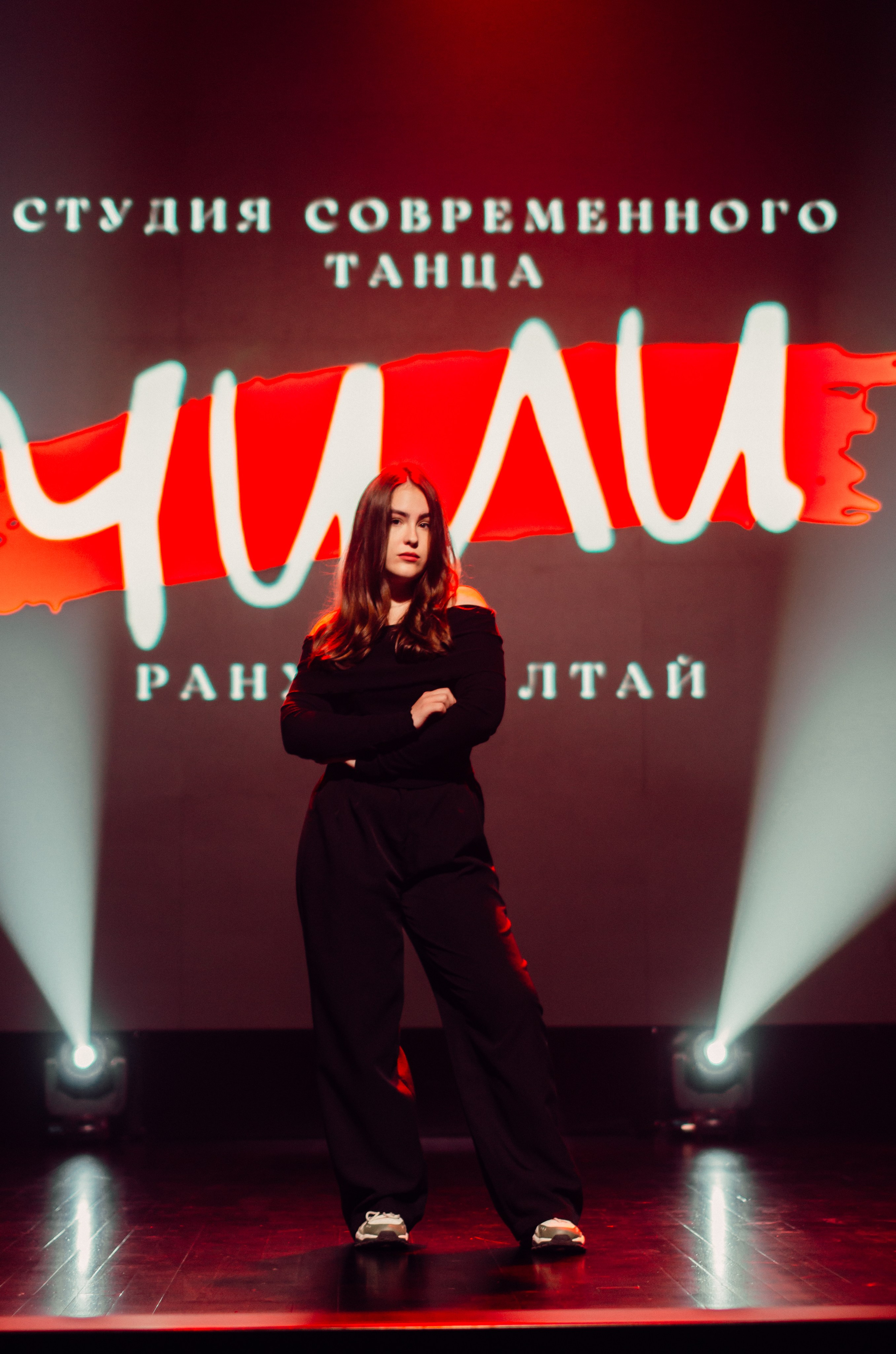 Групповая фотосъемка танцевального коллектива. Денисова Аля — фотограф для парных съемок и индивидуальных историй в Барнауле