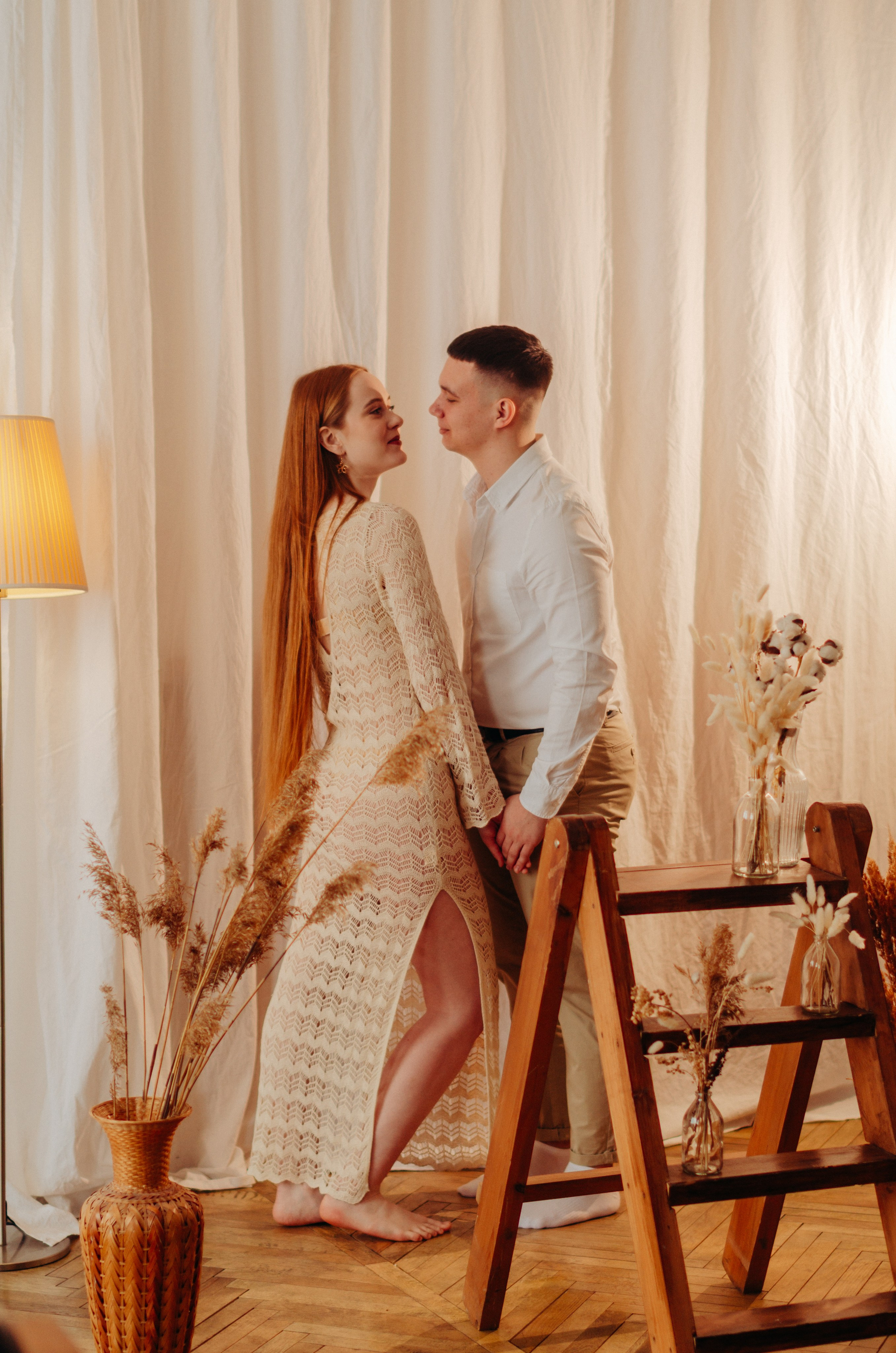 Love Story в фотостудии в стиле бохо. Денисова Аля — фотограф для парных съемок и индивидуальных историй в Барнауле