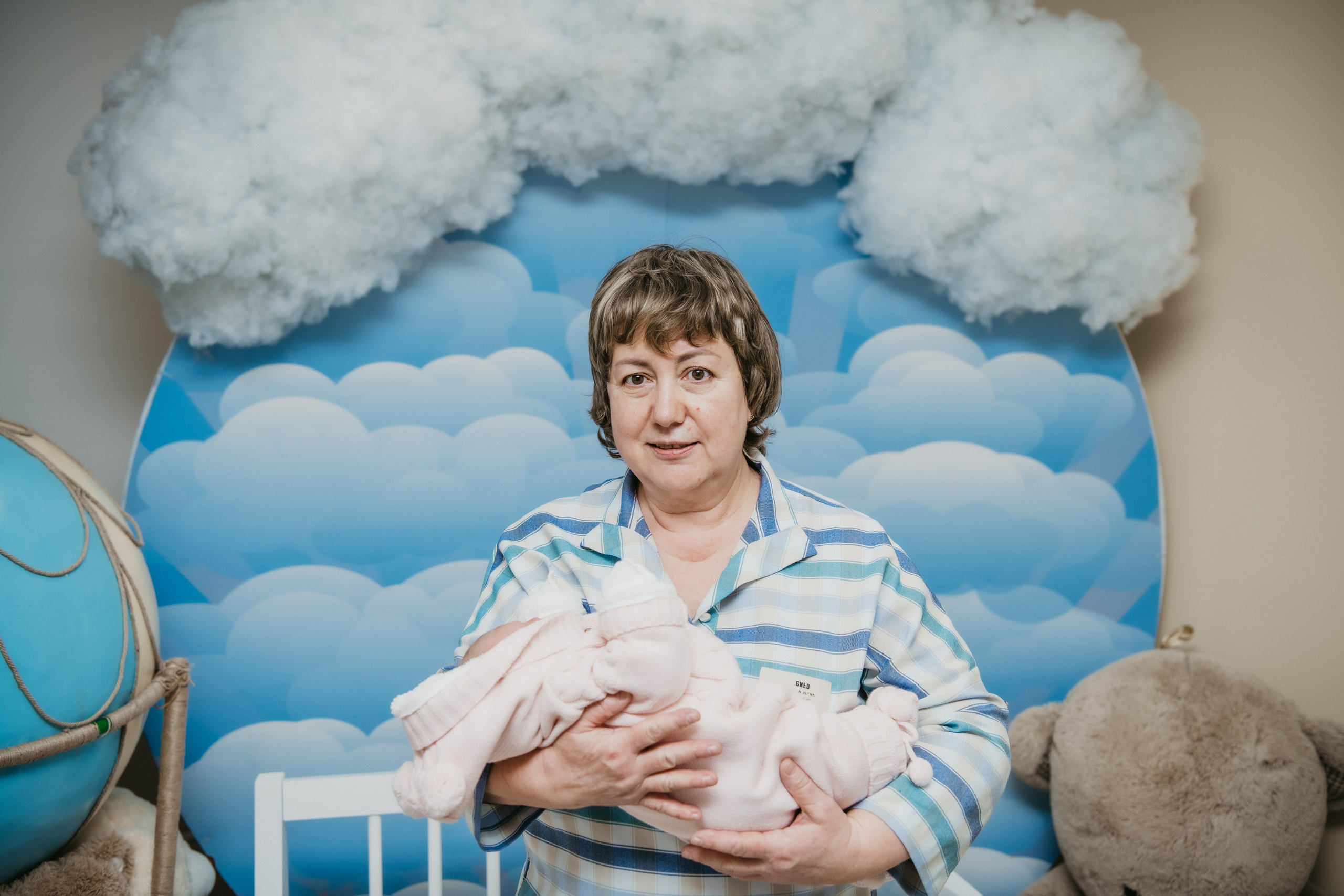Выписка малышки. Мать и дитя на Севастопольском. Фотограф на выписку из роддома в Москве и МО