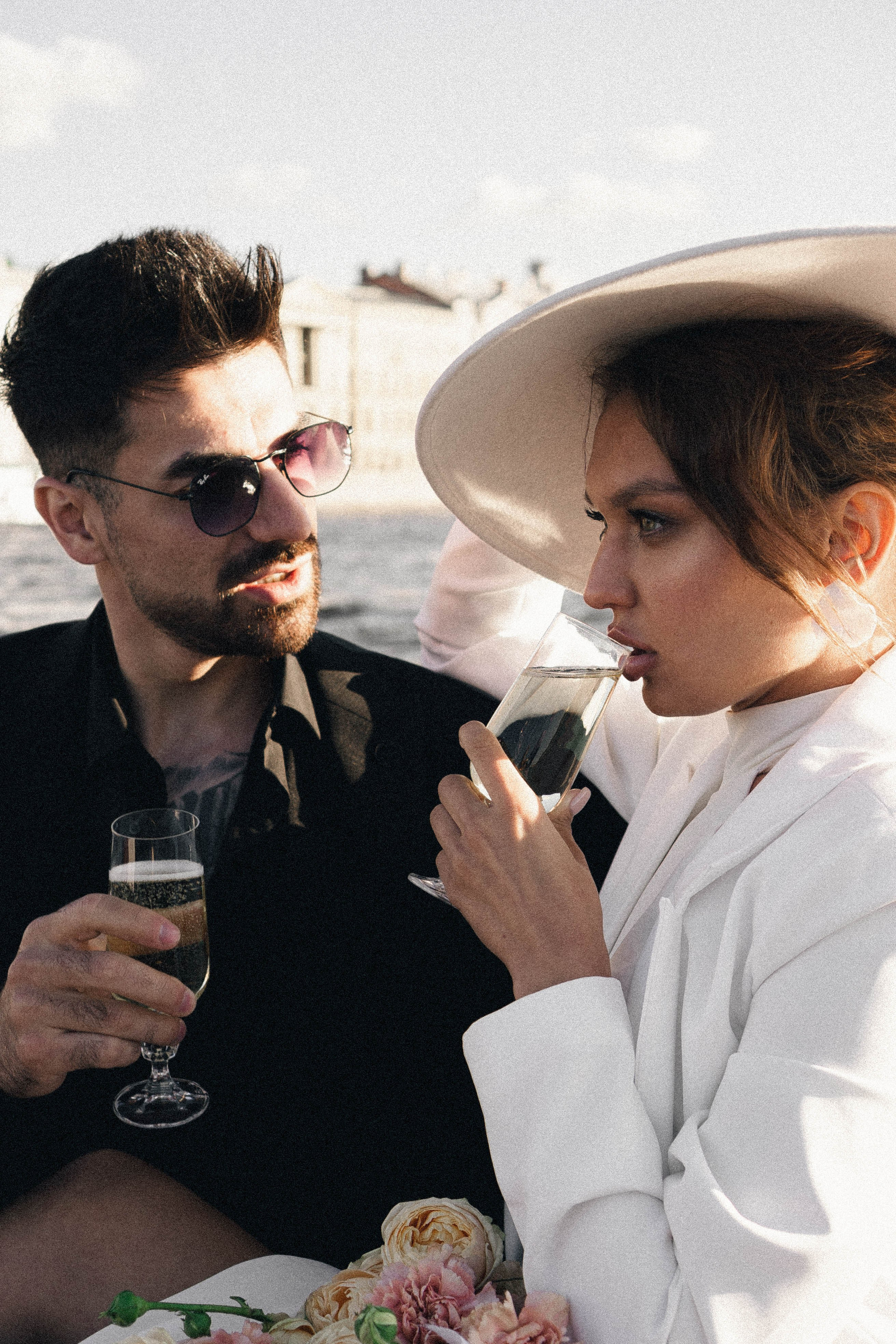 СВАДЕНБНАЯ СЬЕМКА НА КАТЕРЕ ПО КАНАЛАМ САНКТ-ПЕТЕРБУРГА И В АКВАТОРИИ НЕВЫ. Профессиональный фотограф, Санкт-Петербург — Виктория Богомолова