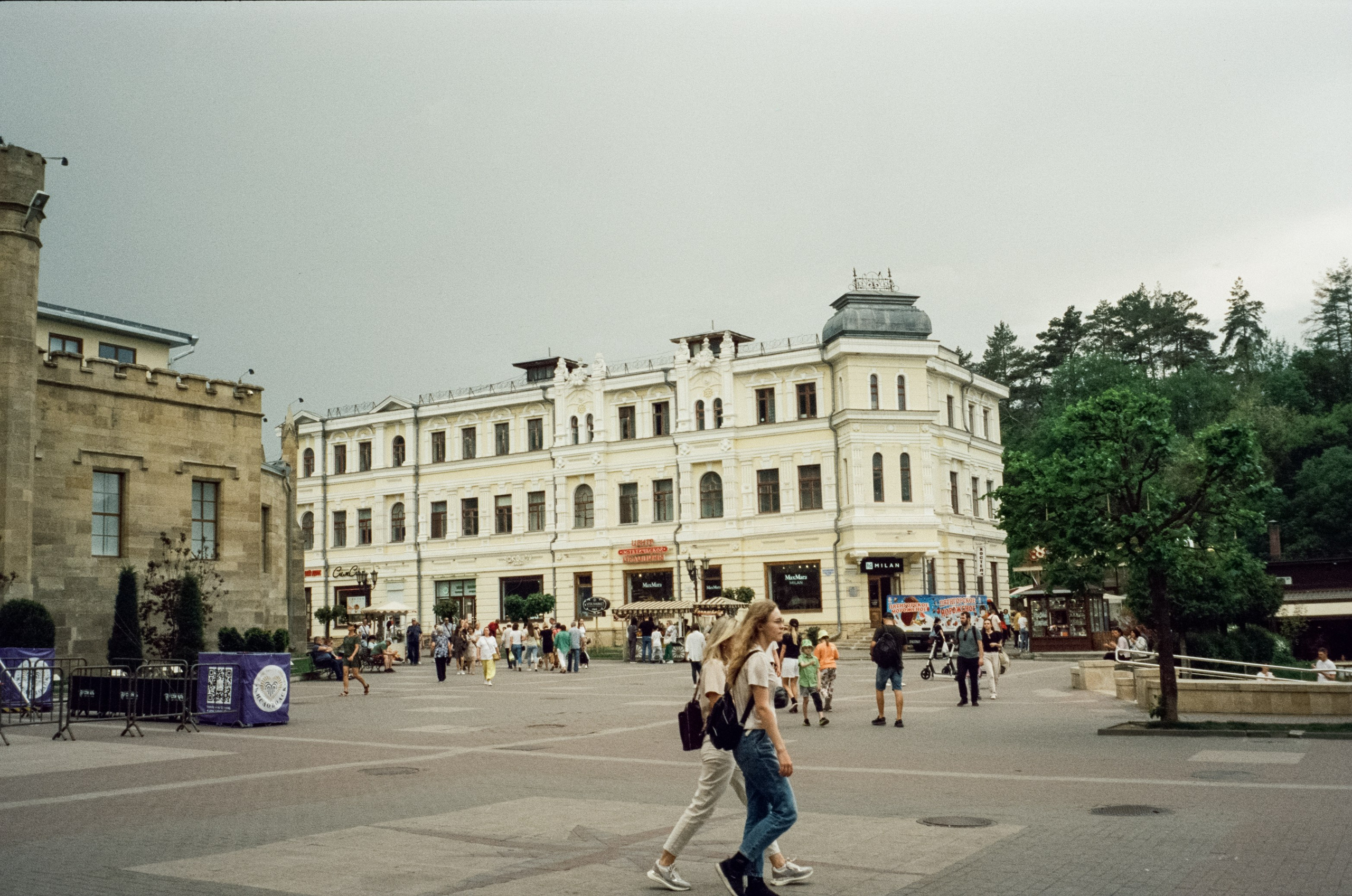 Первый день — первая прогулка по Кисловодску / Minox 35GT / SFL 250D (