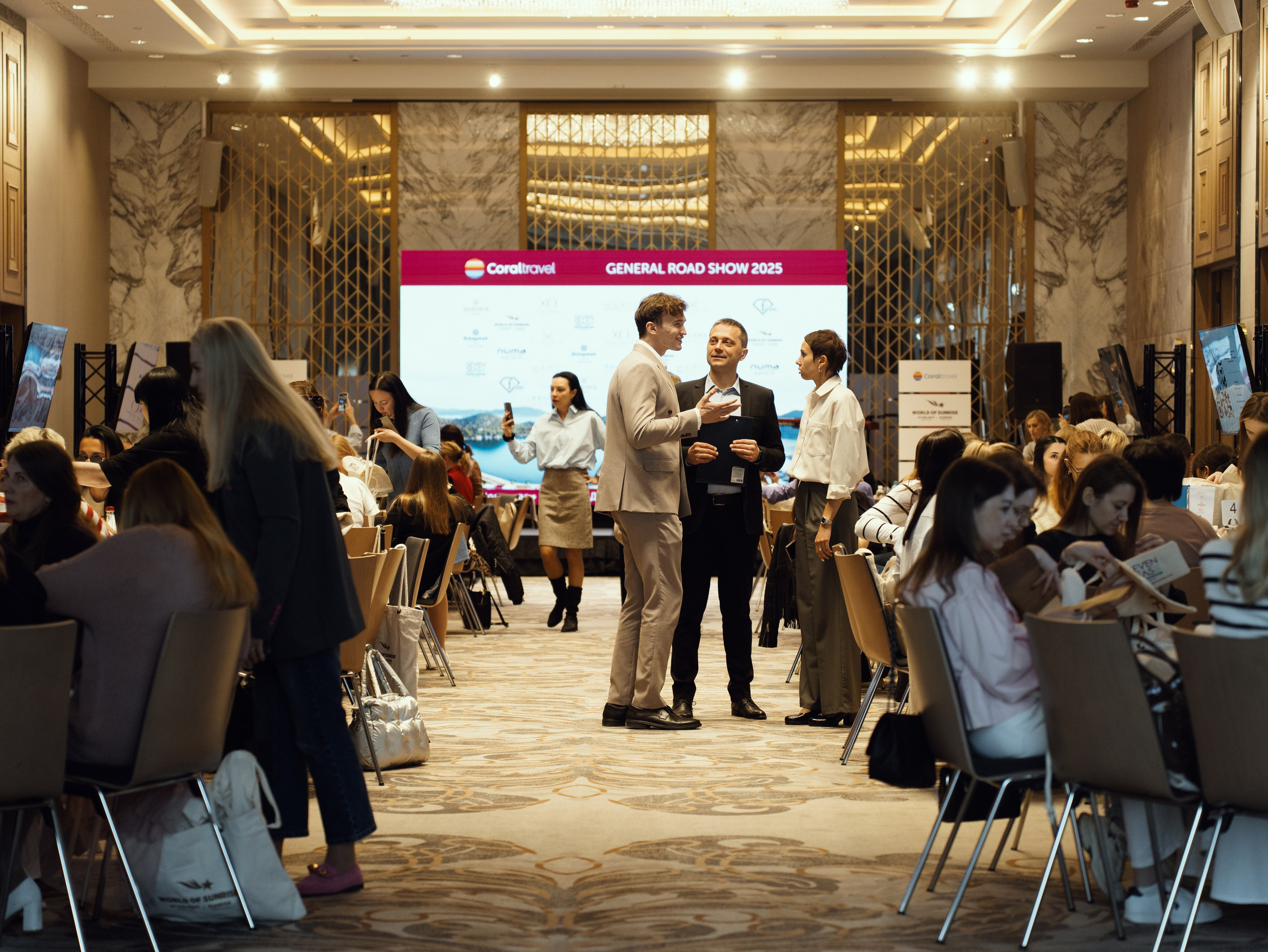 Coral Travel (road show). ФОТОГРАФ ИВАН СЕЛИВАНОВ