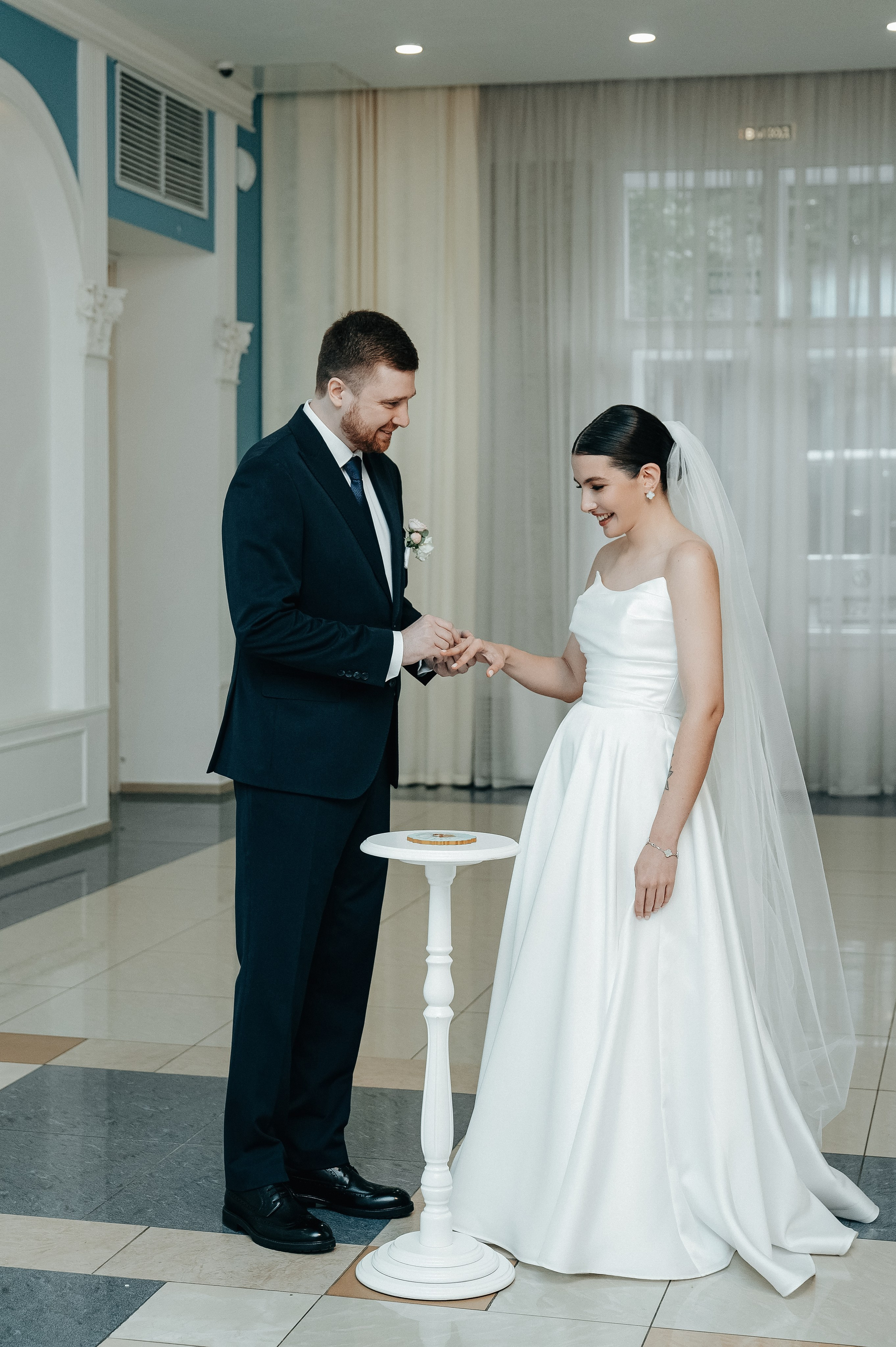 Свадебные приключения красивых и счастливых в Москве. Таганский ЗАГС + Golden Ring. Свадебный и семейный фотограф Виктория Носачёва. Щелково, Москва и МО