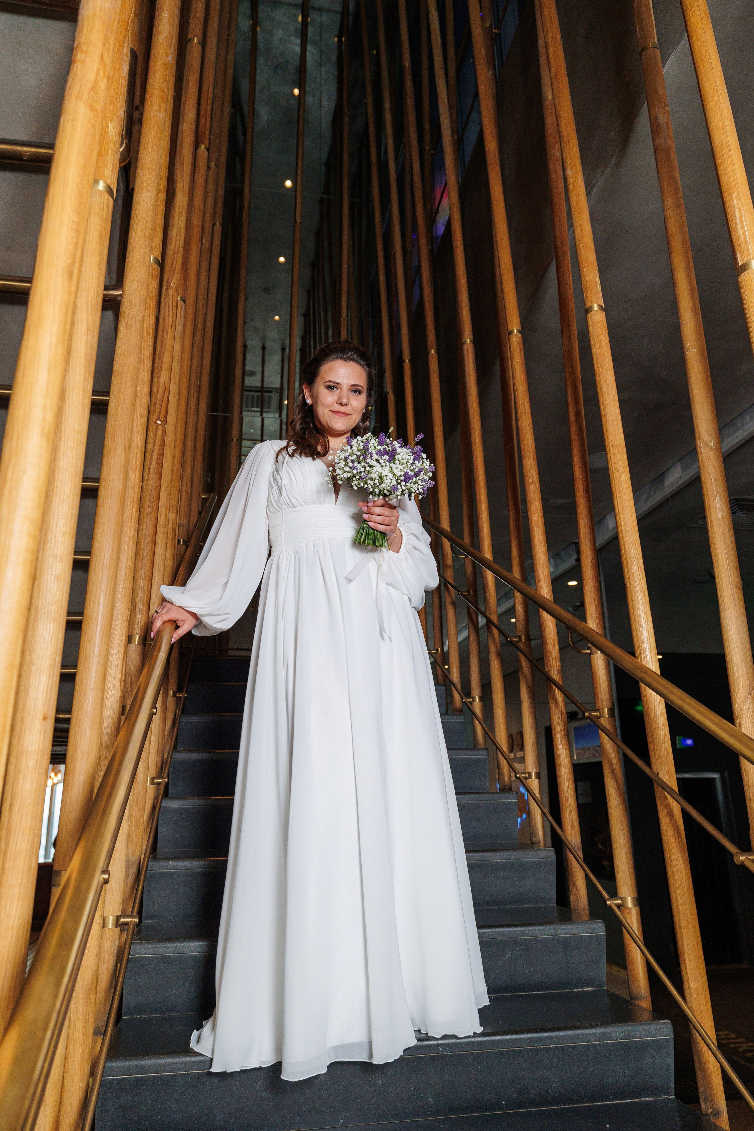 Фотограф на регистрацию в ЗАГС Москва Сити Birds Башня ОКО. Примеры фото, отзывы молодоженов и заявка на регистрацию через официальный сайт.