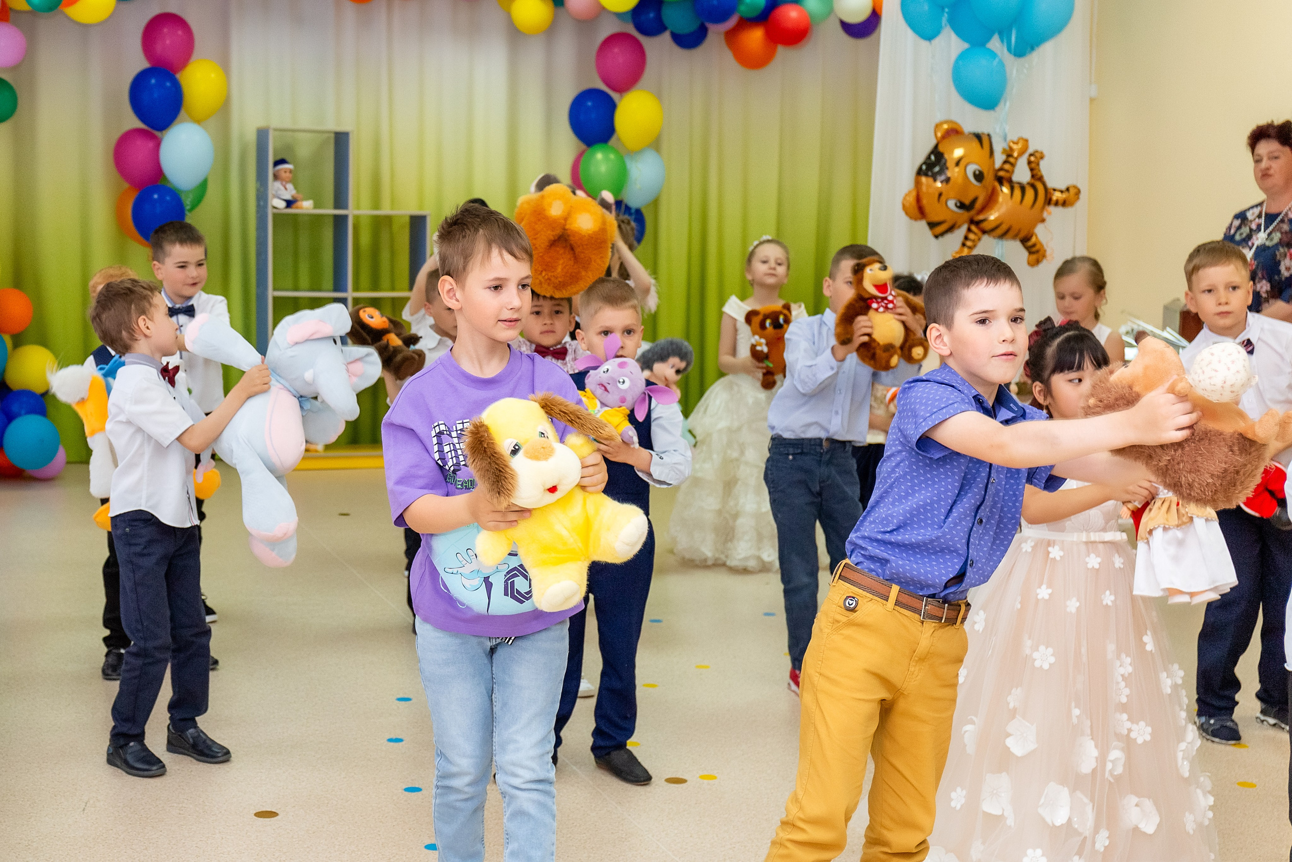 Выпускной. Детский сад «Тигрёнок». Стильный выпускной альбом Владивосток фотограф Вероника Мигачева