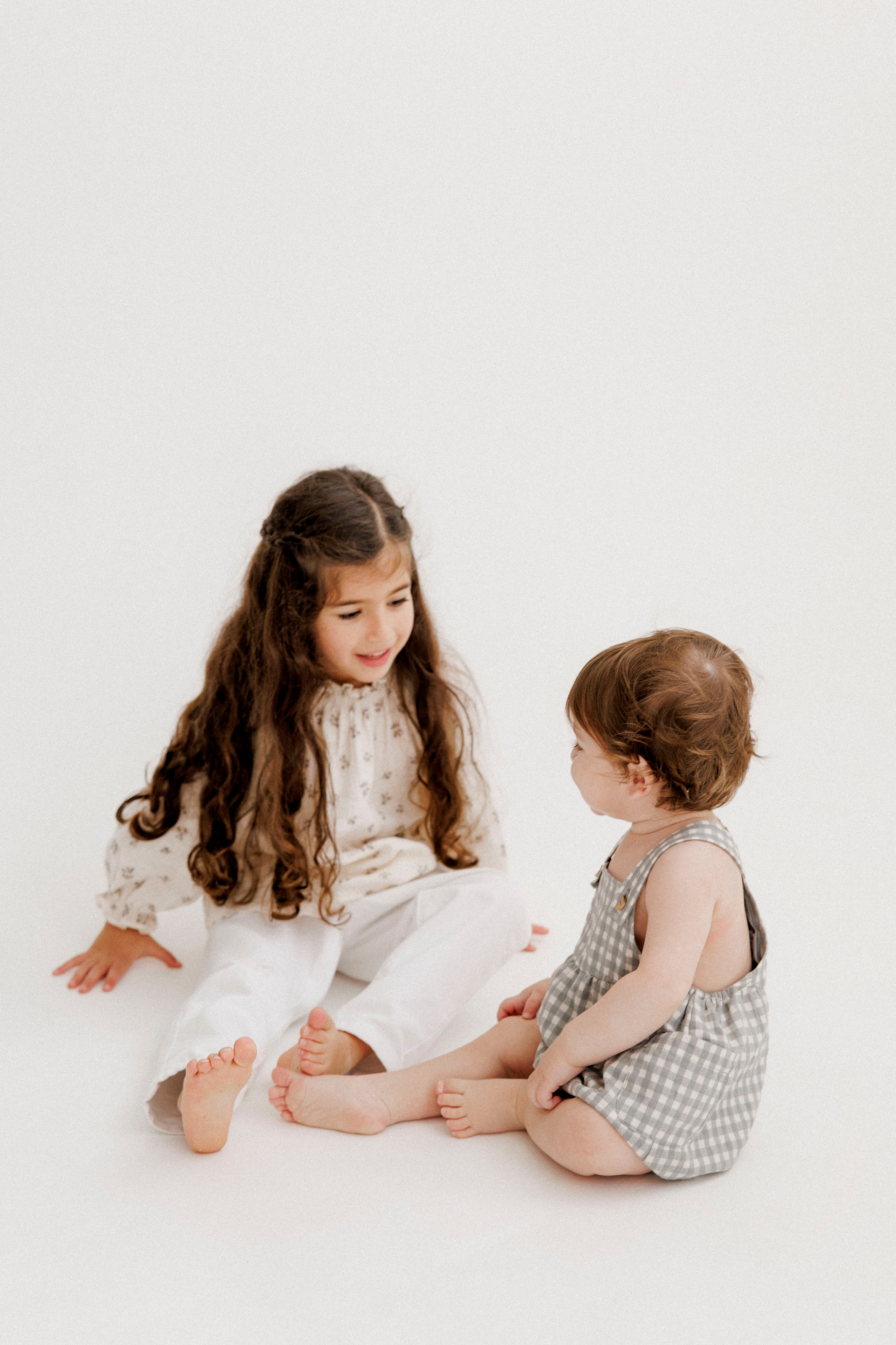 One year inside the White studio. Wedding and family photographer