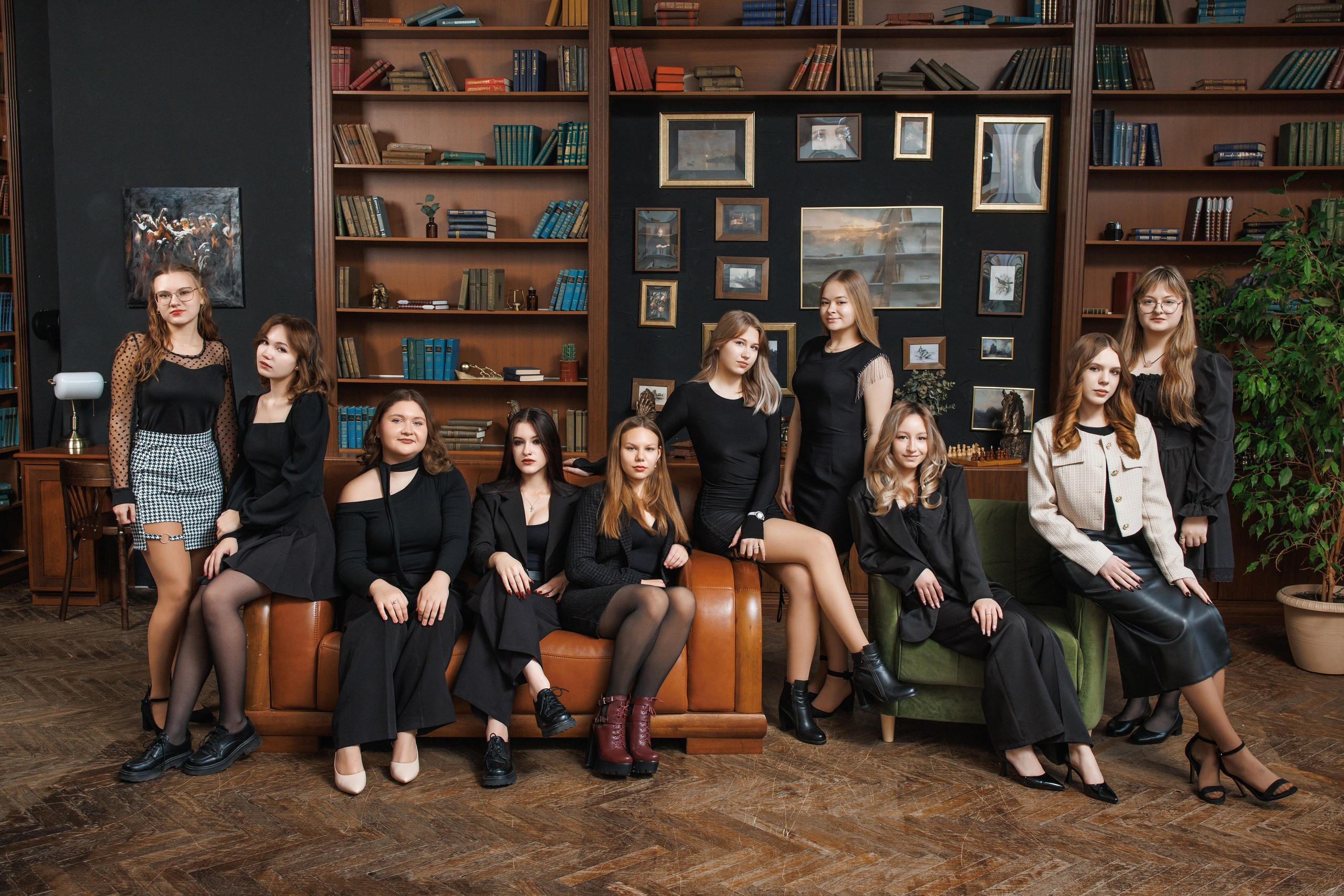 Локация для коллективных кадров № 3. Выпускные альбомы клевербук Воронеж