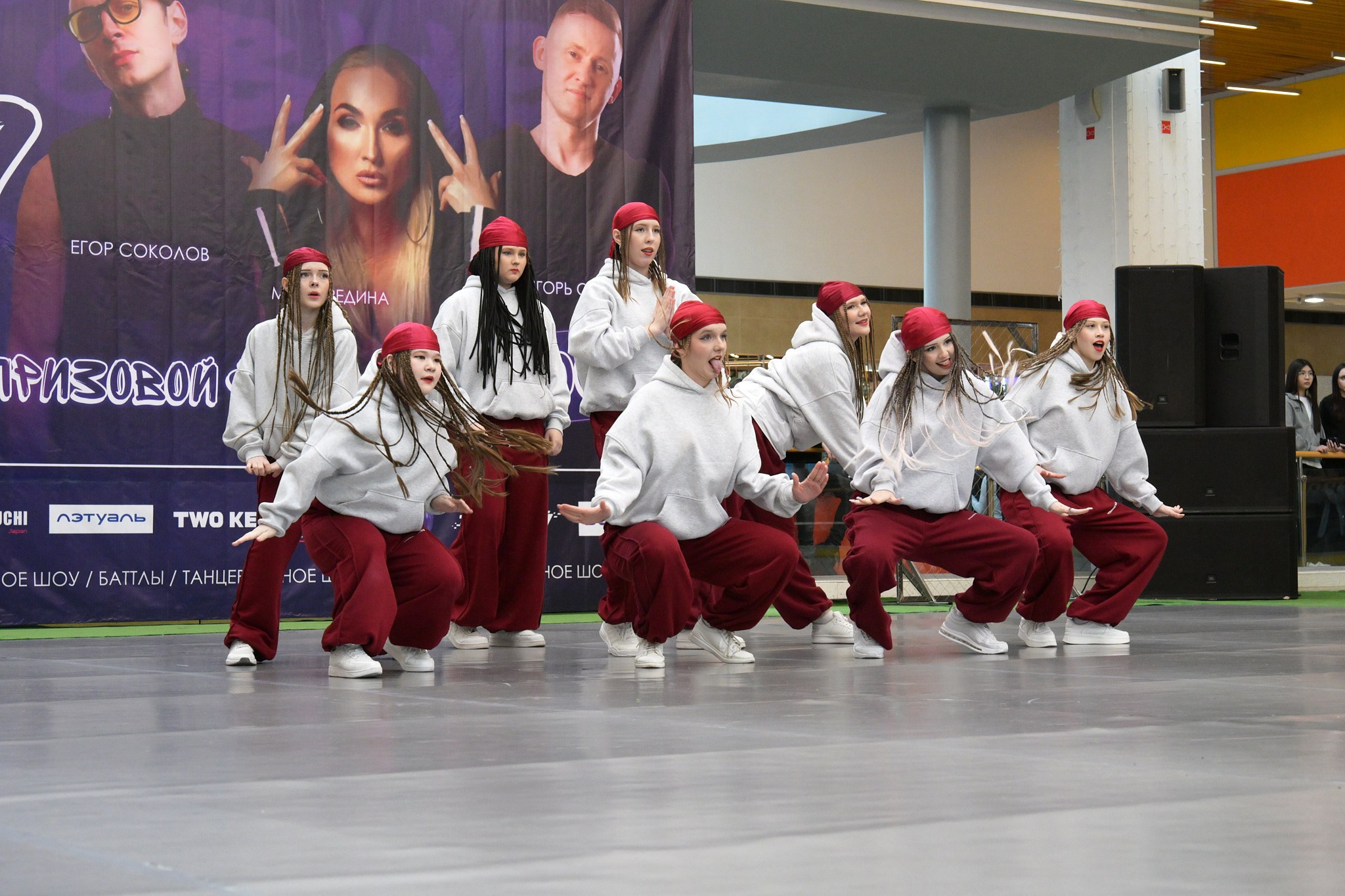 IX Хитовые танцы в ТРЦ «Сургут Сити Молл». Студия по производству фото и видеоконтента «АППЕРТУРА»