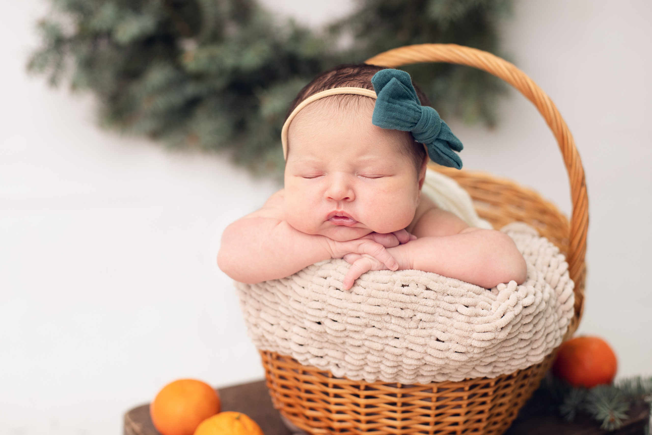 Василиса. Фотограф новорожденных в г. Россошь Виктория Нечепуренко