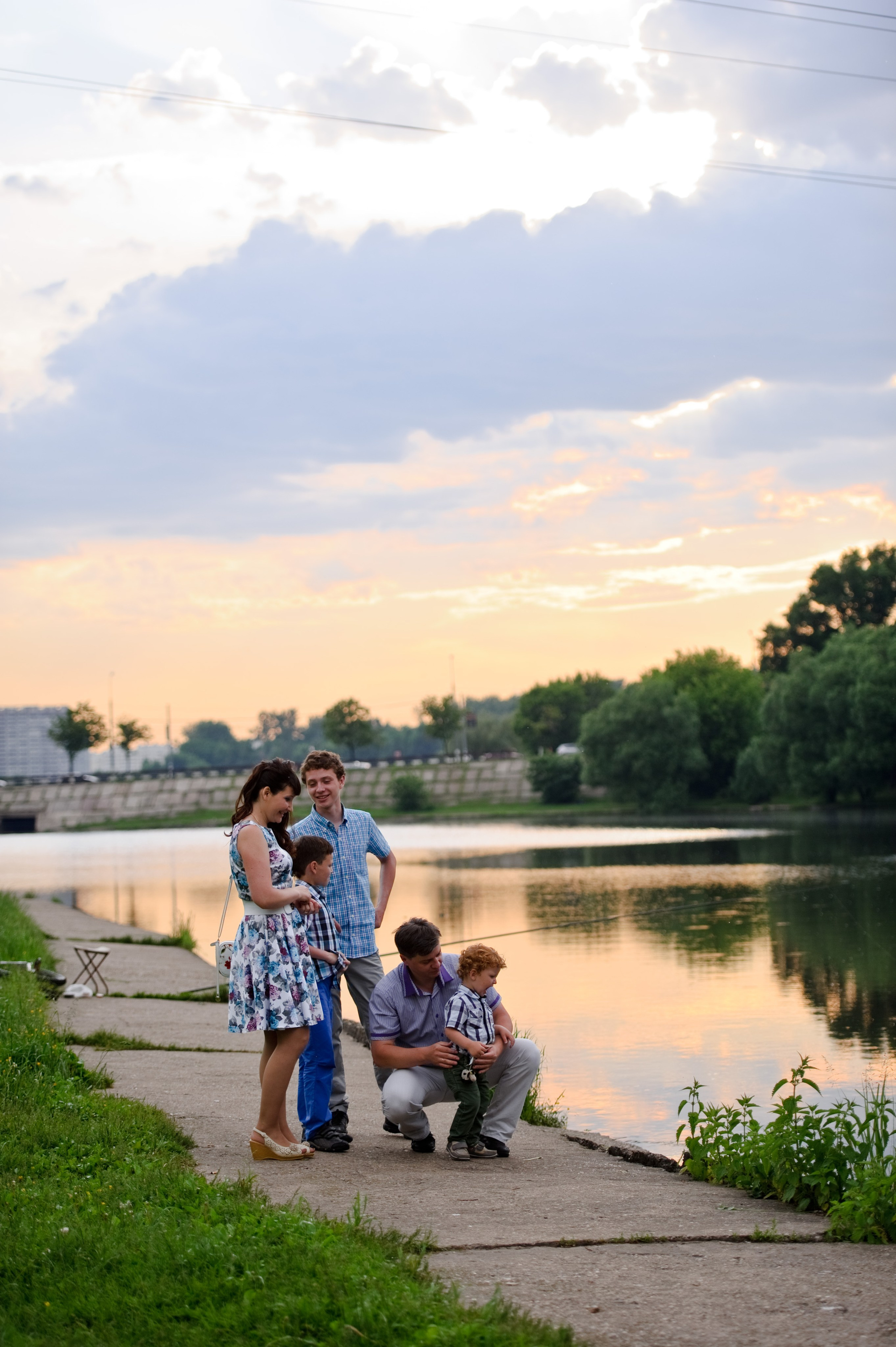 Лада, Дмитрий и 3 сына. Прогулка, Москва. Семейный фотограф Анна Дубовская