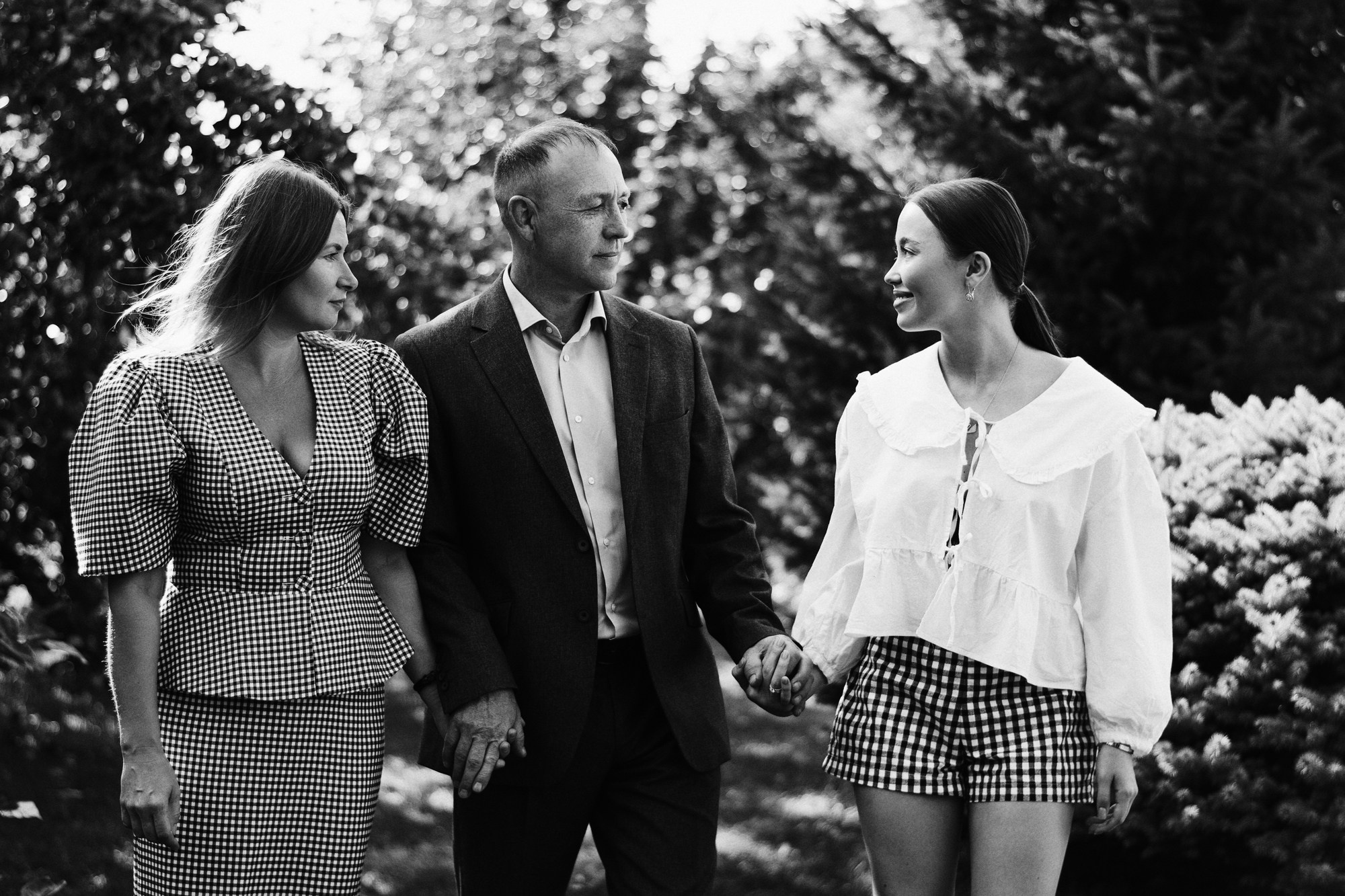 Семейная фотосессия в Тюмени — портреты поколений. Портретный фотограф Тюмень Дарья Мустафина