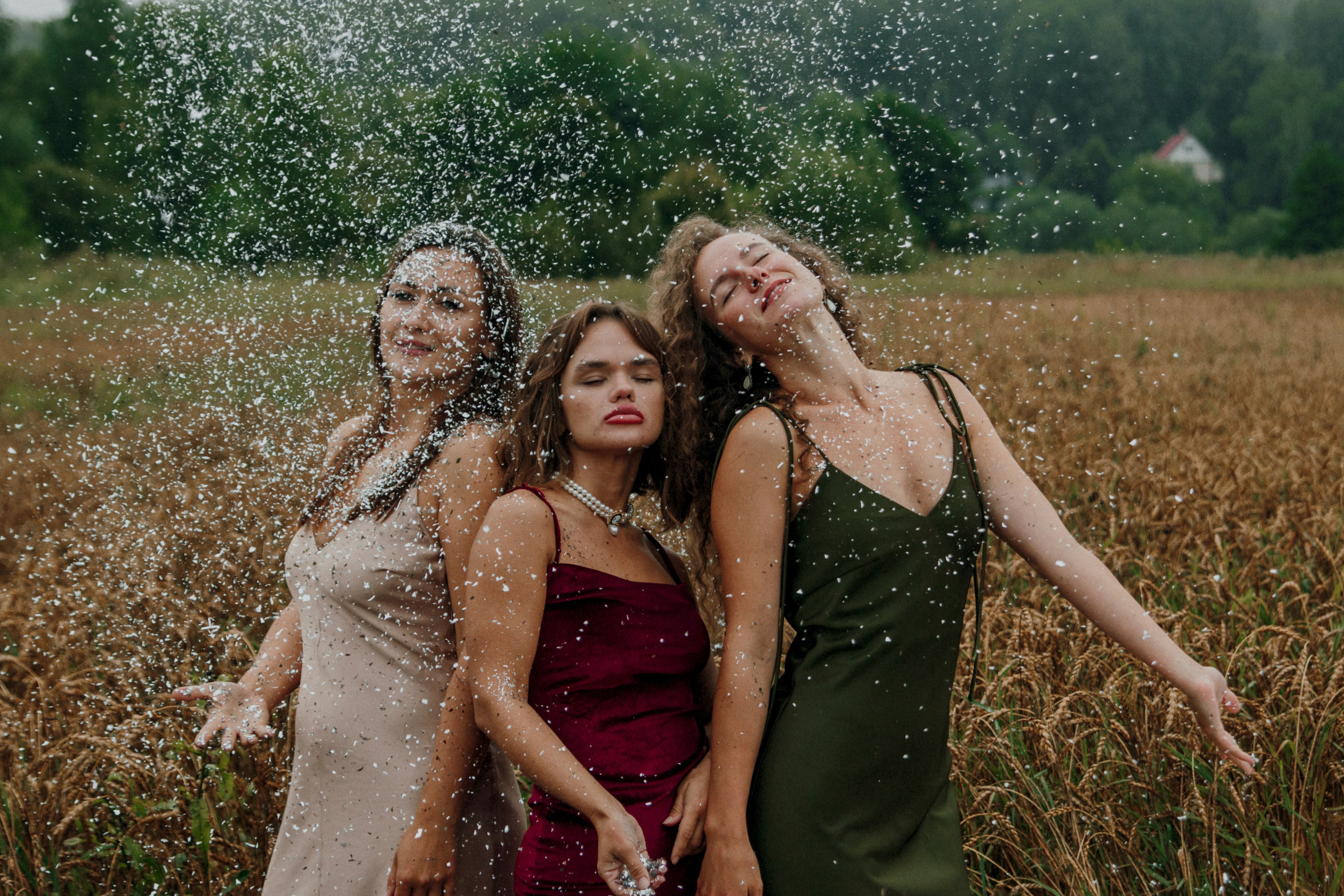 Настя & Оля & Настя. Свадебный и индивидуальный фотограф в Суворове Клюева Мария