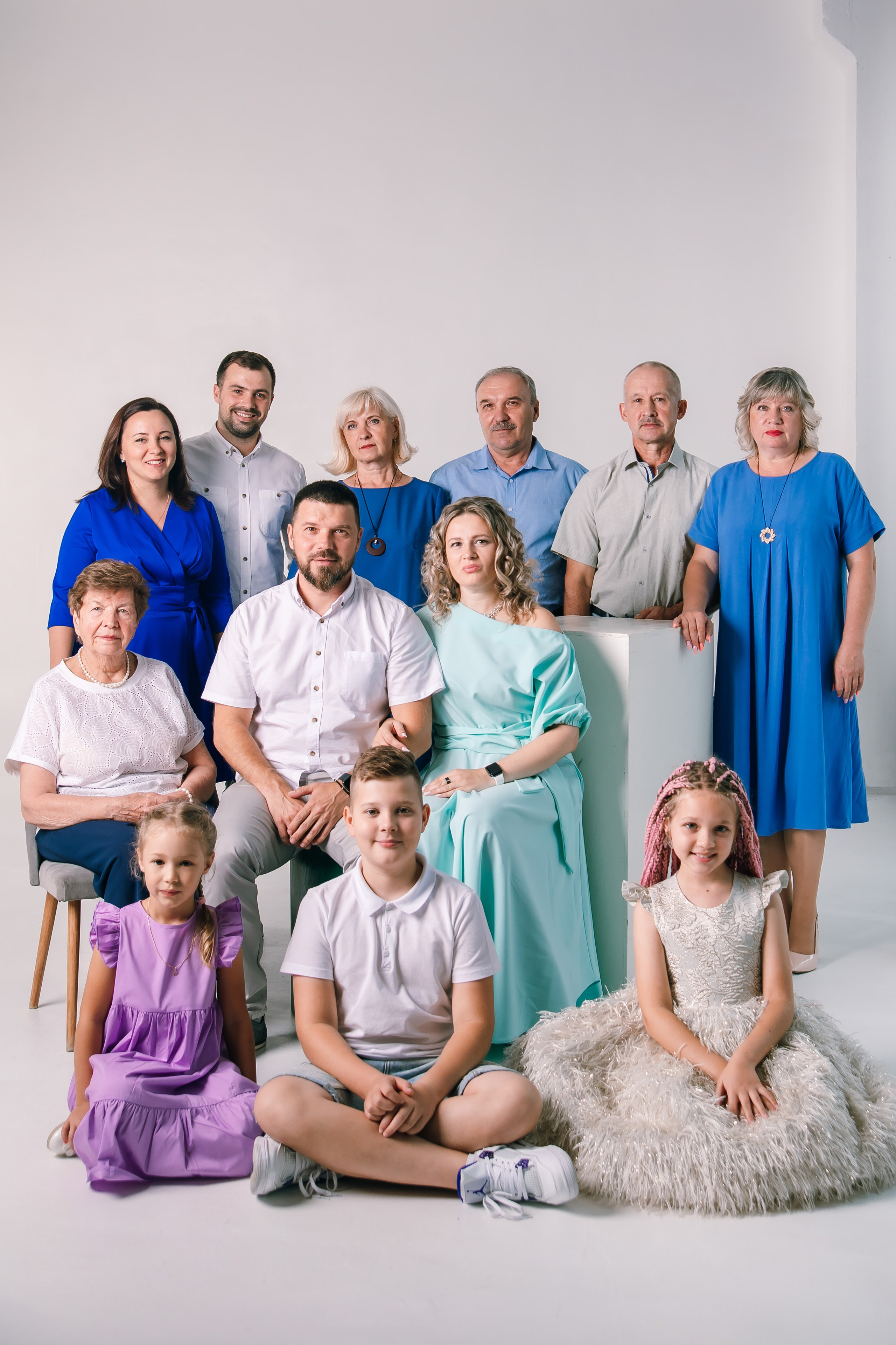Фотосессия большой семьёй в студии в Екатеринбурге. Свадебный, семейный фотограф, контент съёмка. Екатеринбург. Елена Граф