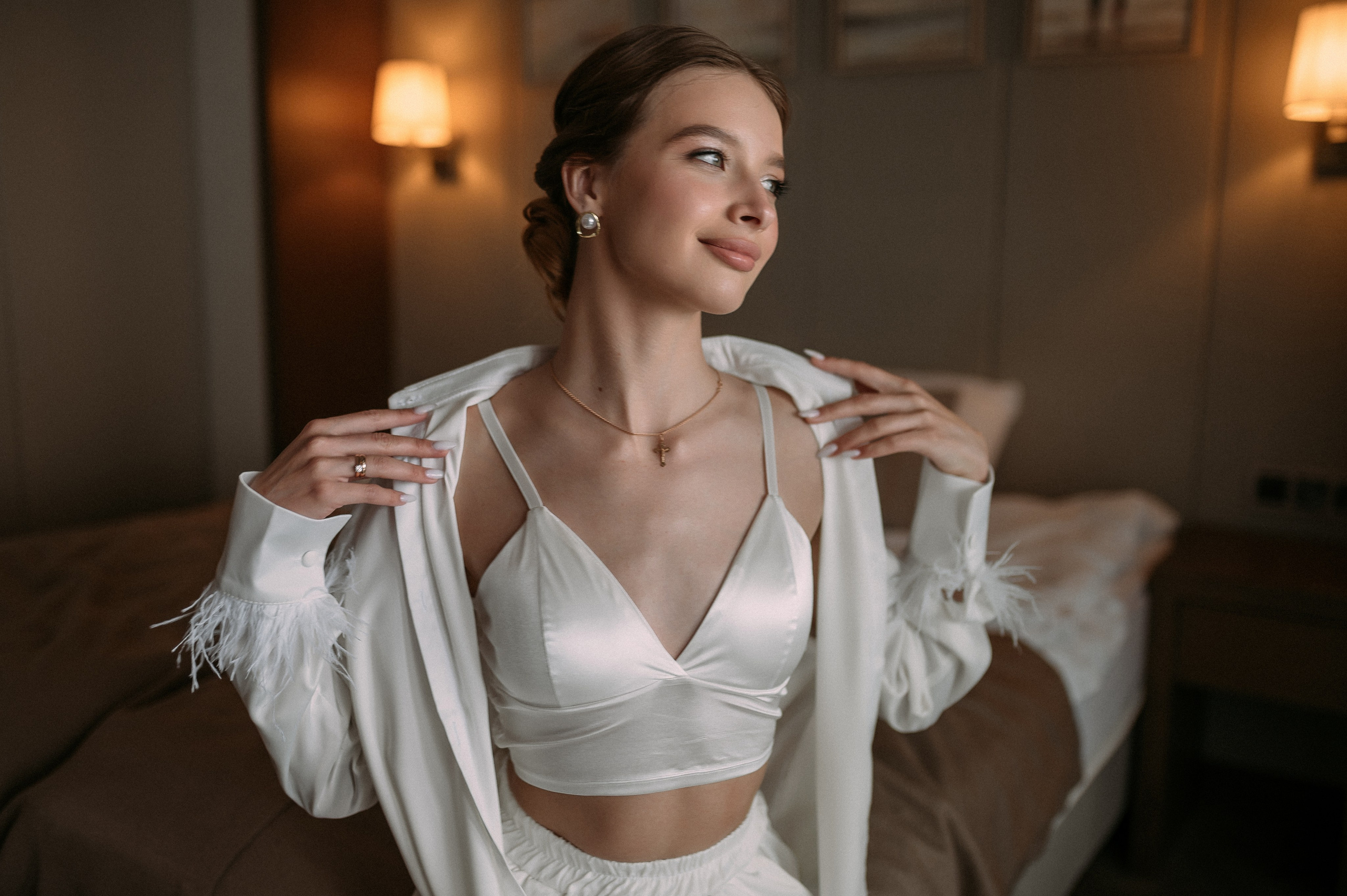 Свадебное утро и прогулка красивой яркой пары. Свадебный и семейный фотограф в Симферополе Дарья Маркова