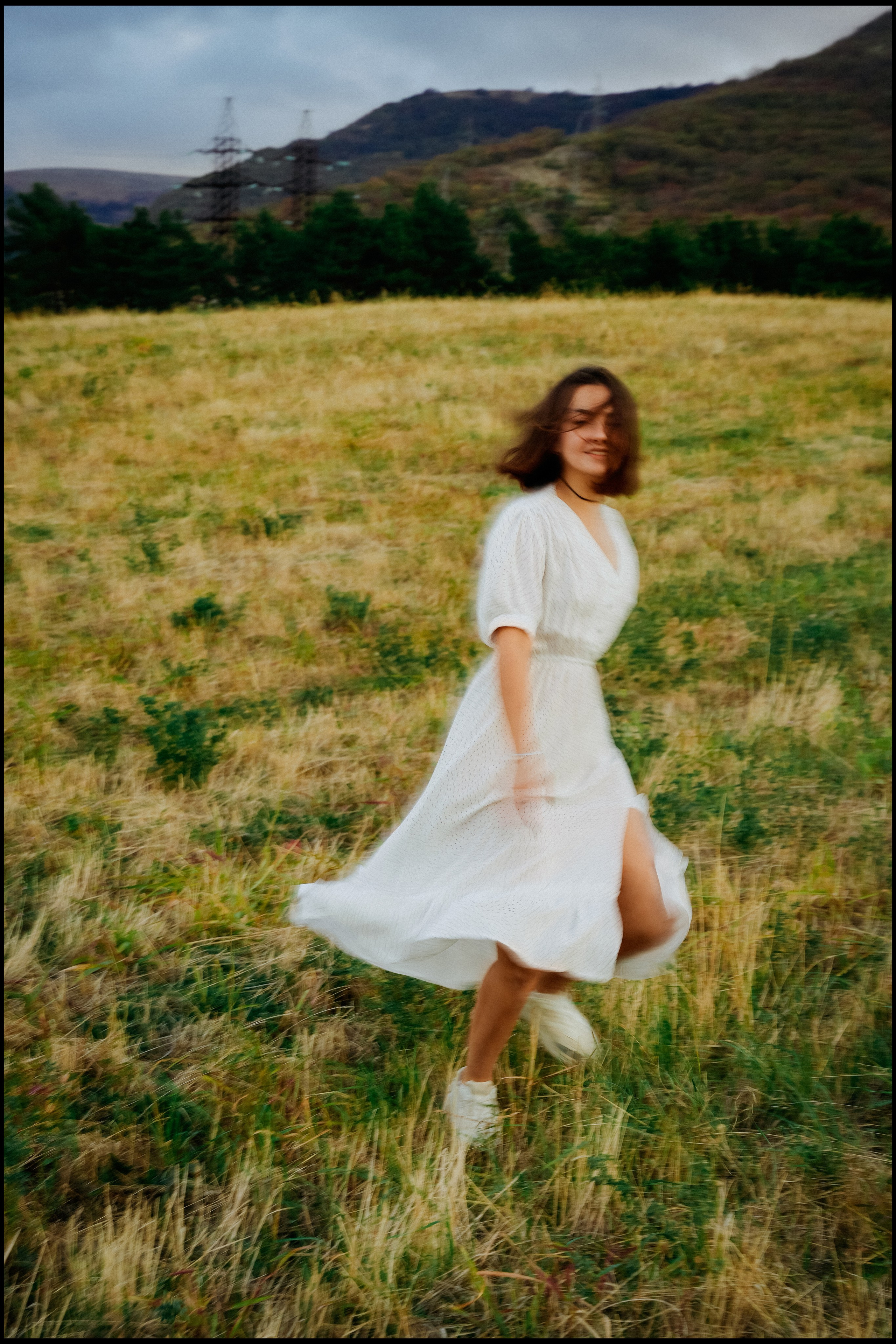 В полях. VISUAL ARTIST · KRONGAUZ ANASTASIA