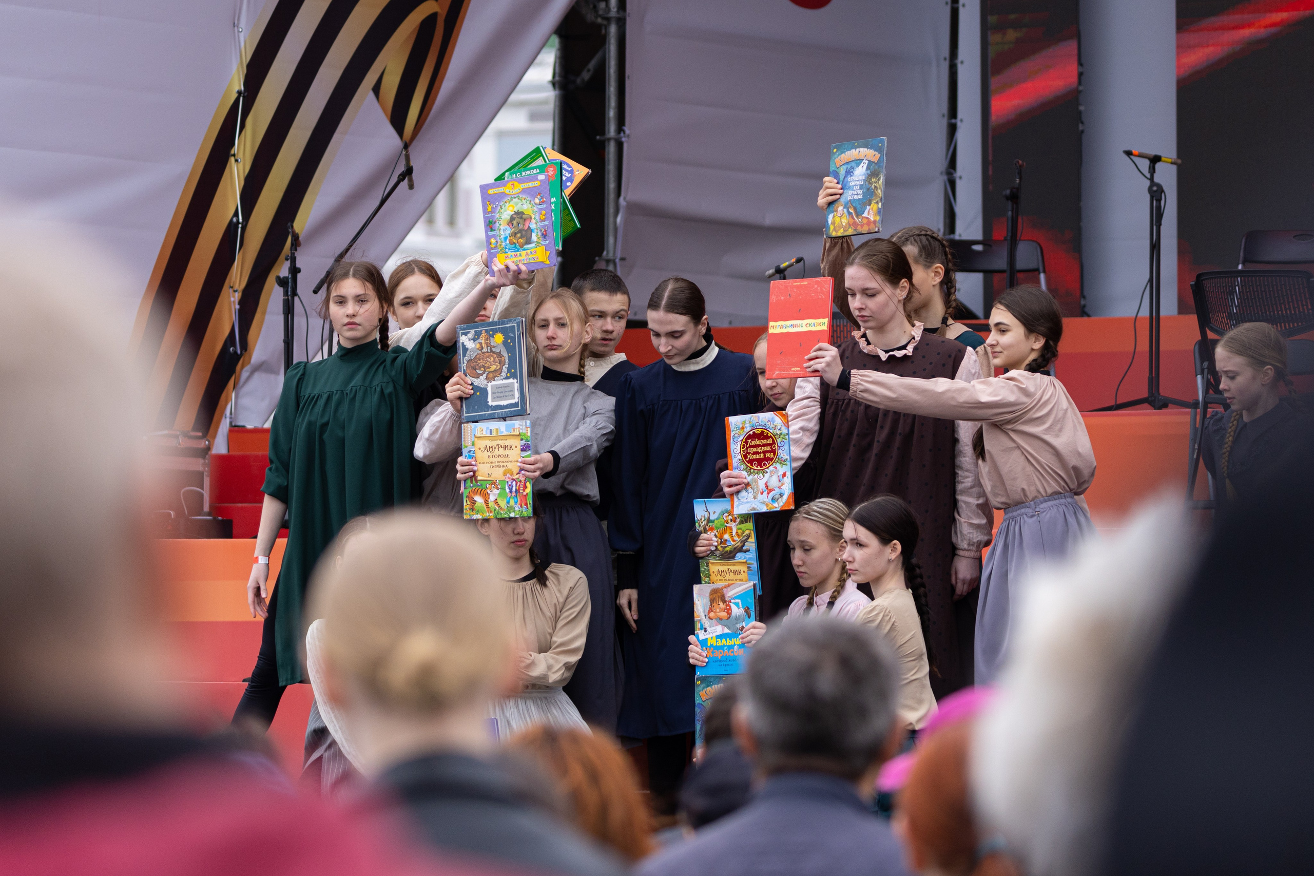 9 мая, выступления 2025 г. Олег Катакинов| Репортажный фотограф в городе у моря (Владивосток)