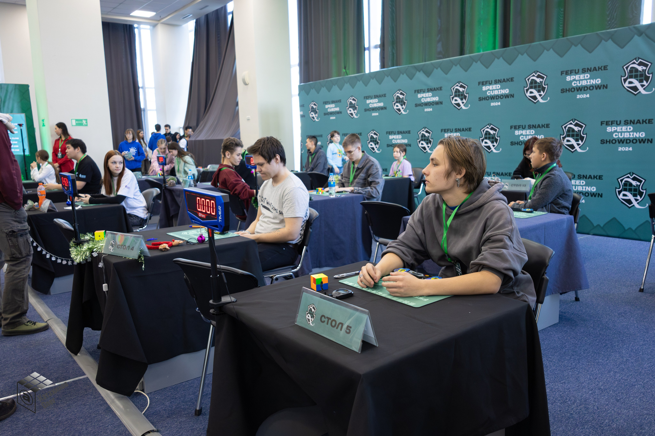 FEFU Snake Speedcubing Showdown 2024. Олег Катакинов| Репортажный фотограф в городе у моря (Владивосток)