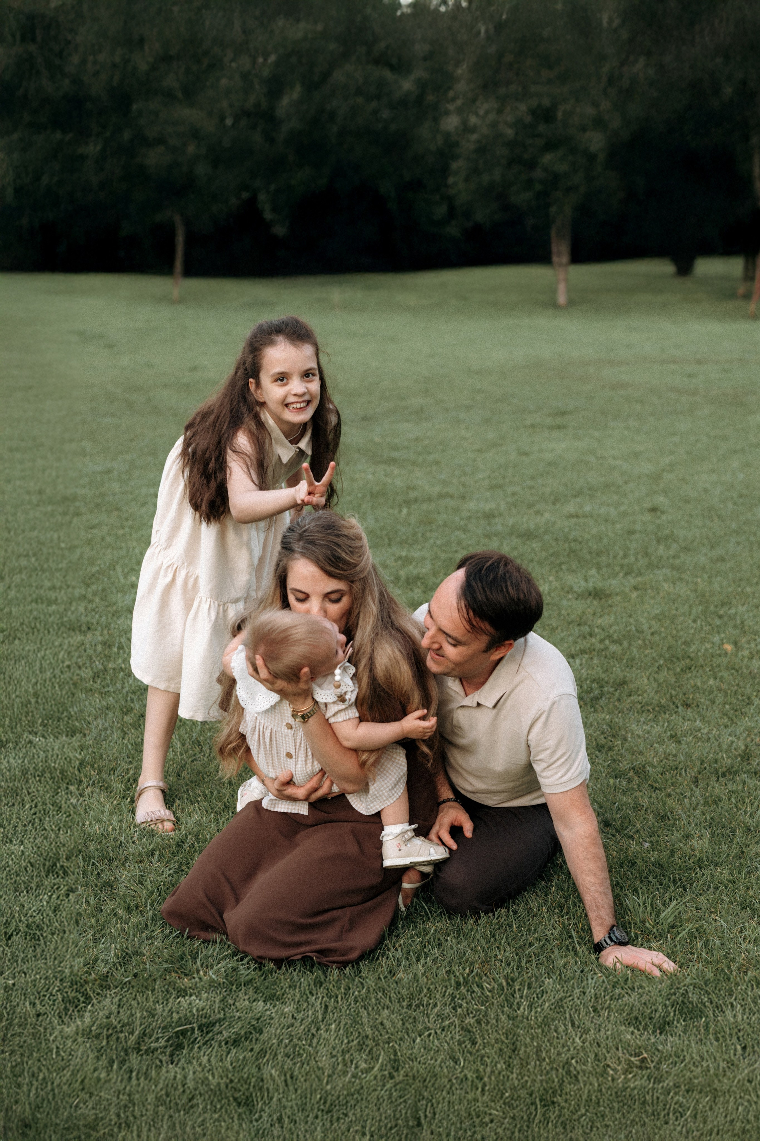 Семейная фотосессия на берегу реки для Миши, Тани, Сони и Таи. Свадебный фотограф в Тамбове Павел Четвертков