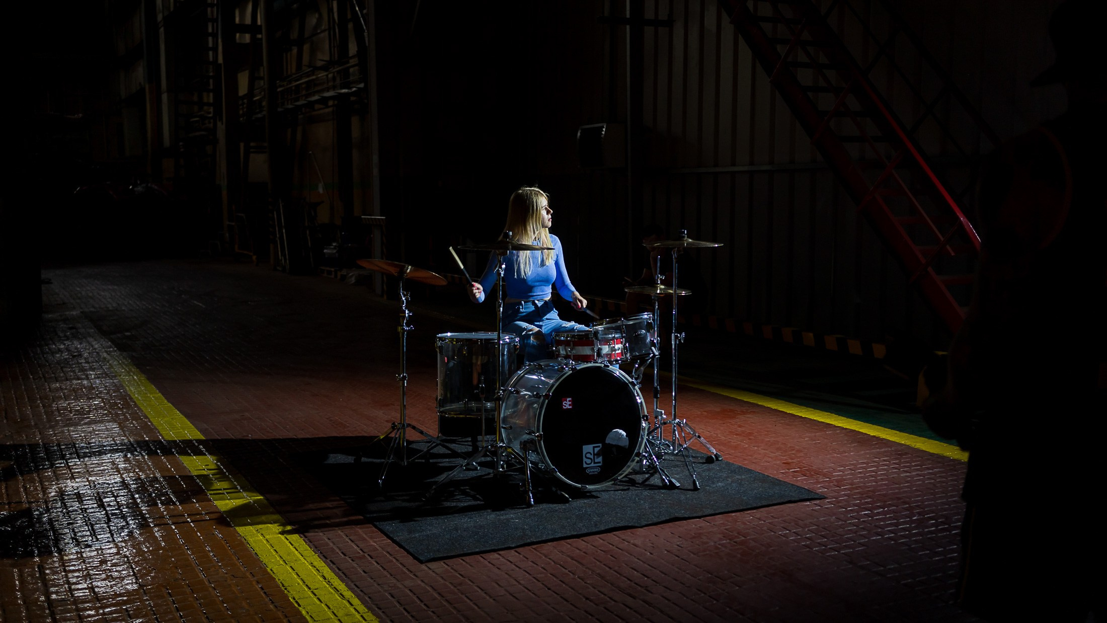 Кировский завод. Графический дизайнер Илья Левченко