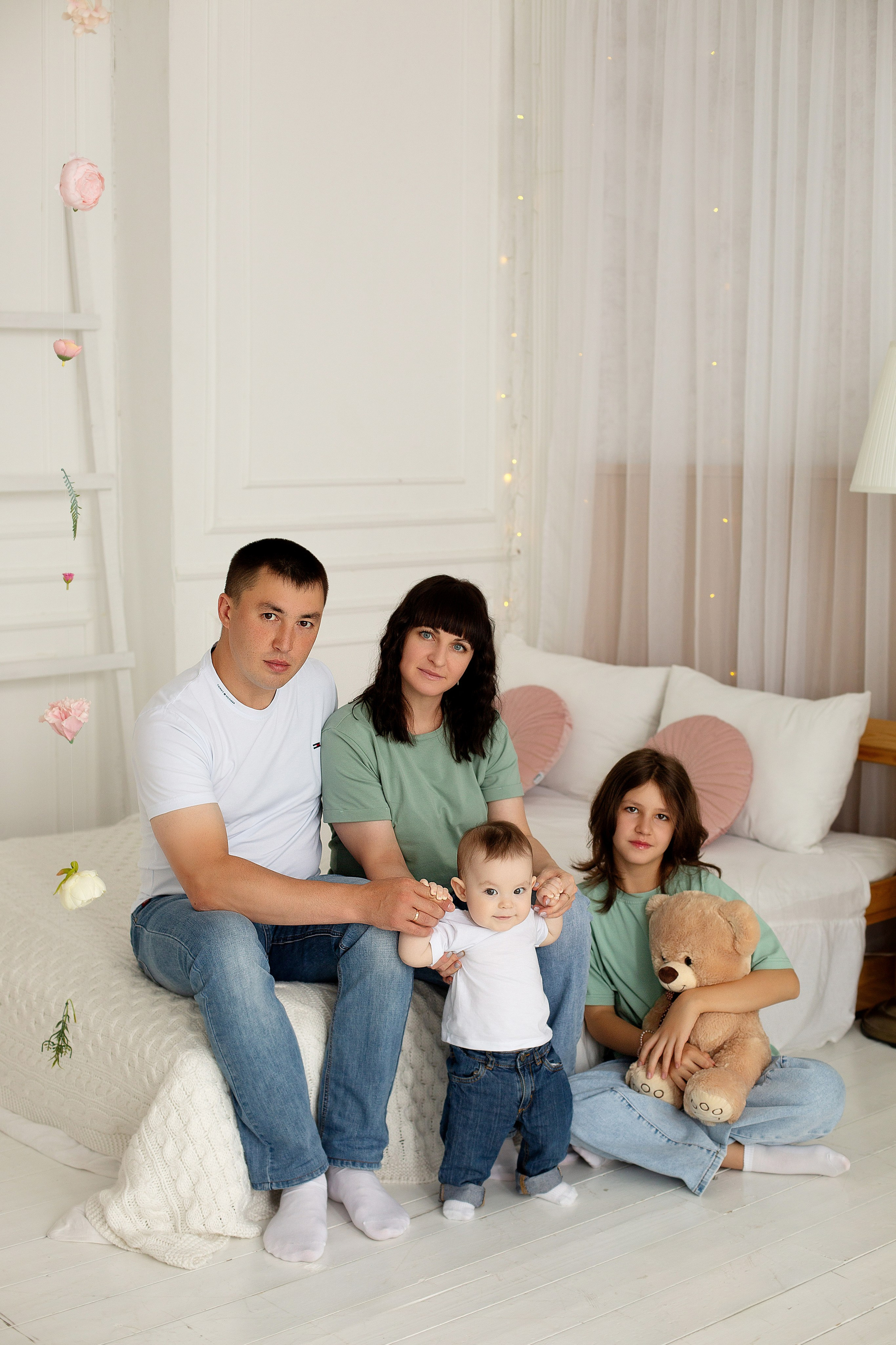 Семейная съемка в студии. Семейный и детский фотограф в Омске Юлия Жукова