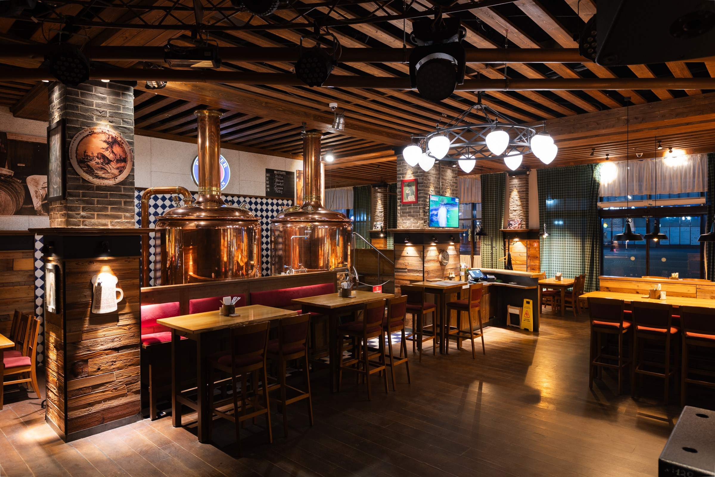 Съемка ресторана PAULANER в городе Краснодар. Архитектурный и интерьерный фотограф в Краснодаре | Дмитрий Демской