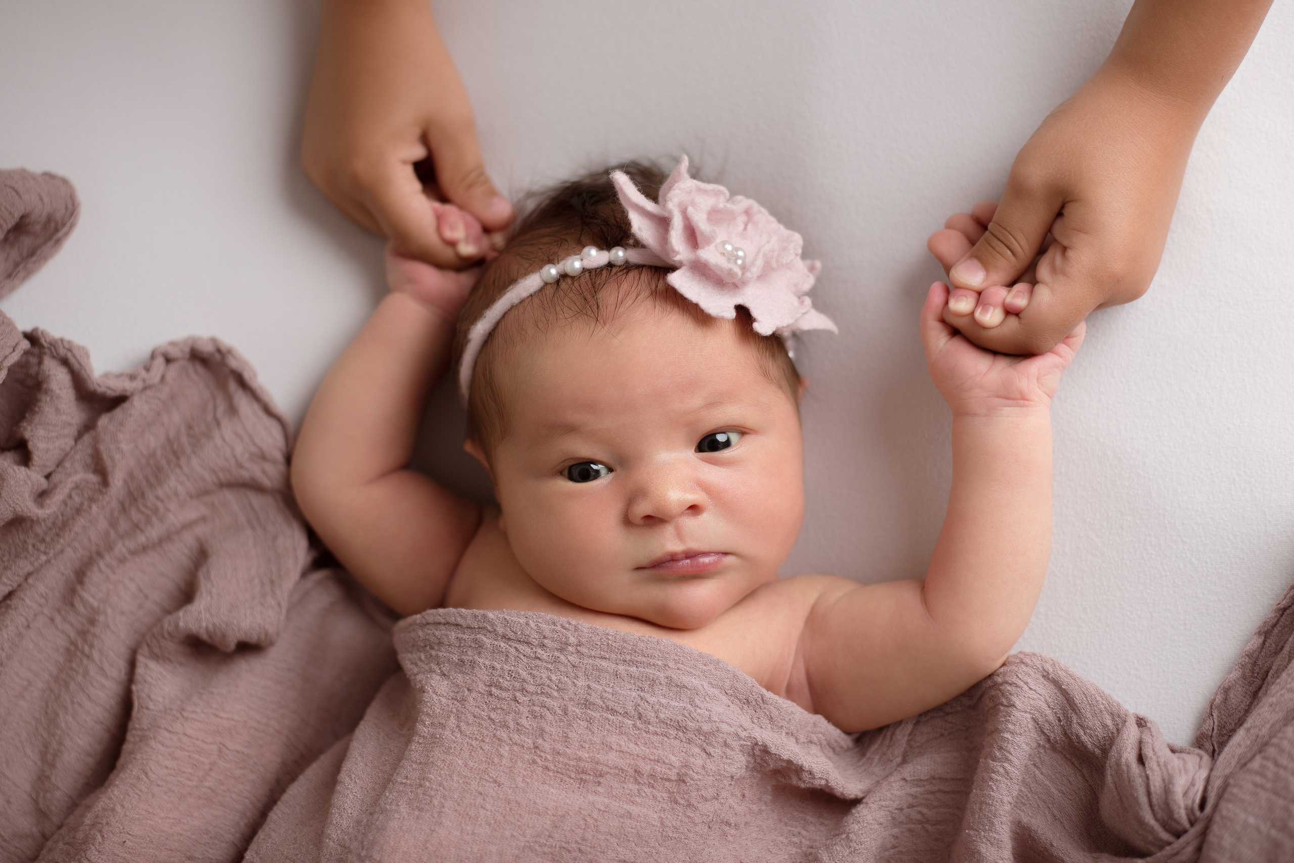 Newborn. Фотограф Татьяна Ульянова. Съёмка выписки из роддома, Таинства Крещения
