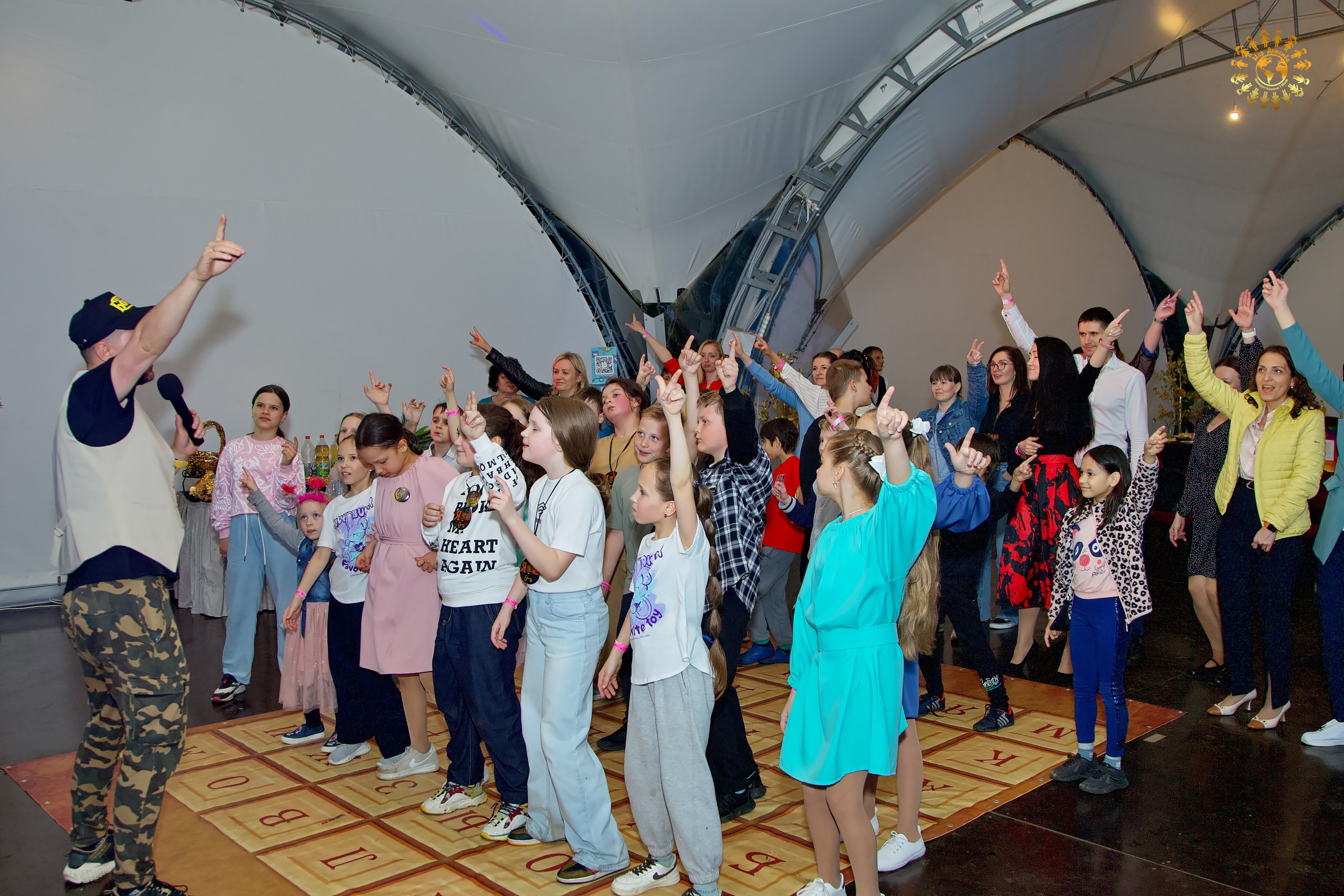 Выпускной 2023 (Школа 1195, 4-й класс). Репортажная съемка в Москве и области. Анималистика