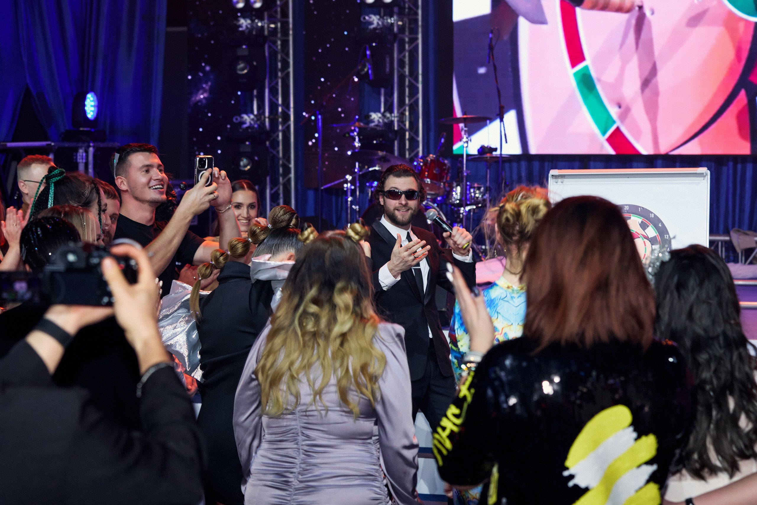 Космический новый год / K-Holding. Другой взгляд на фотографию