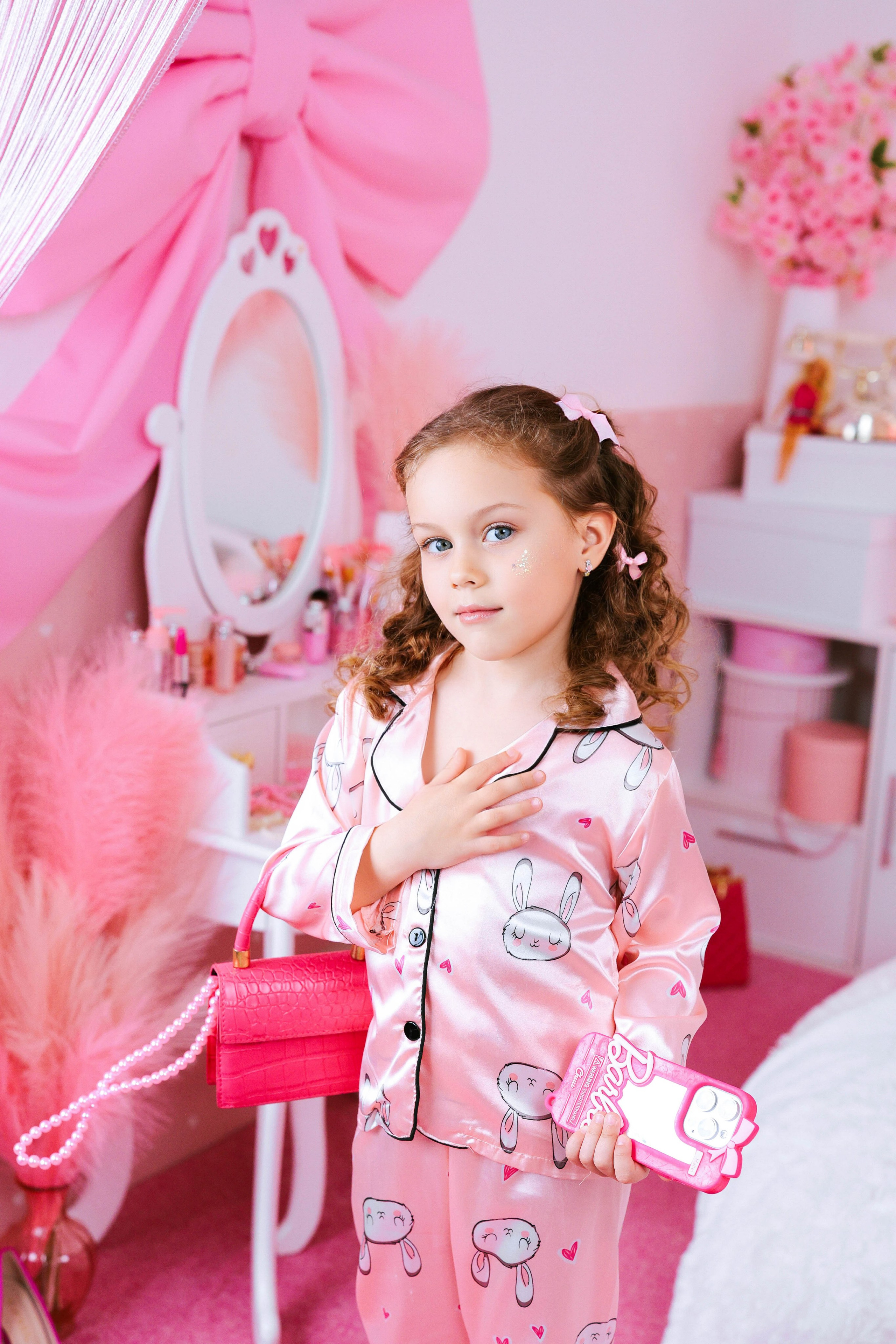 РОЗОВАЯ КОМНАТА