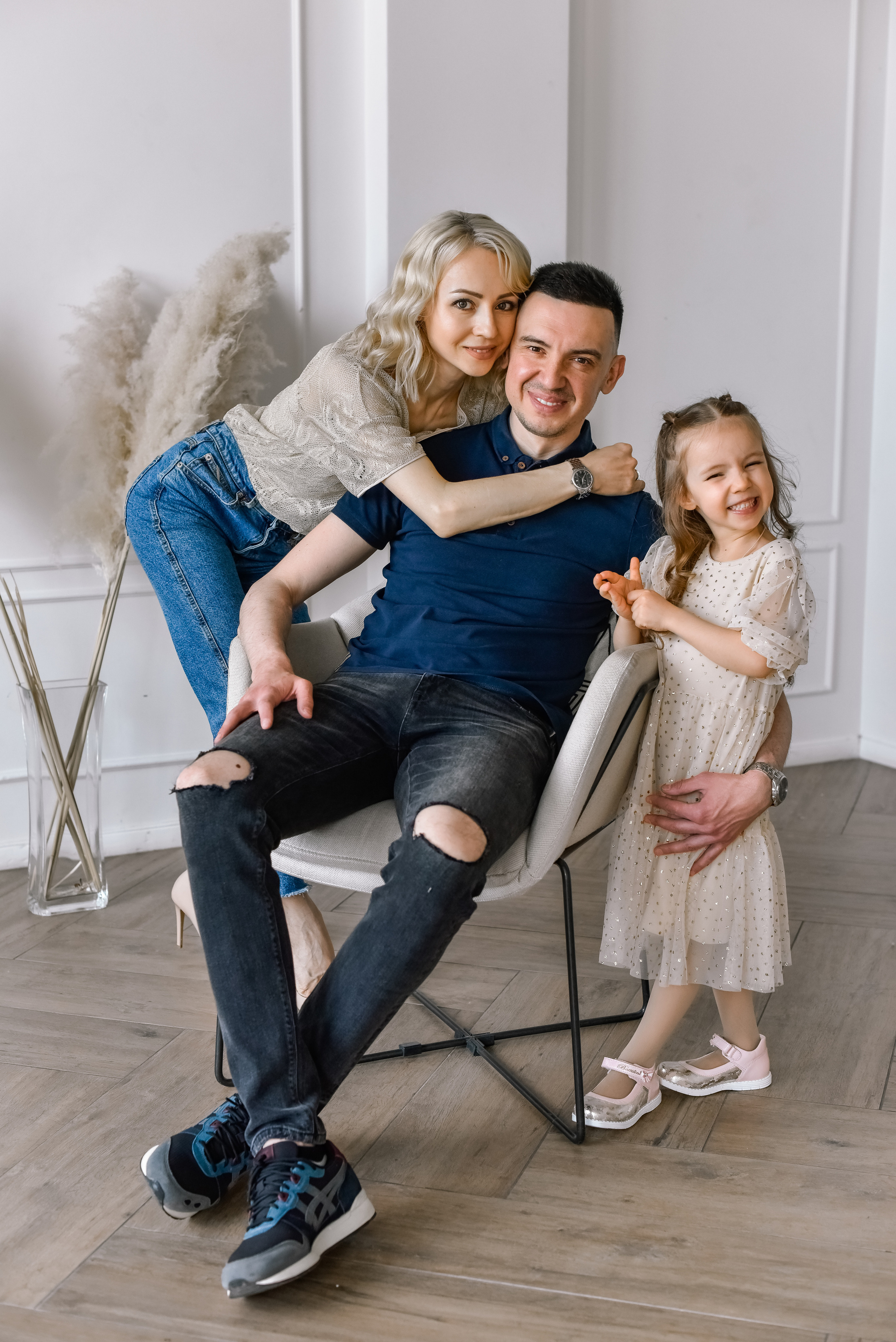 Семья Лаши и Яны