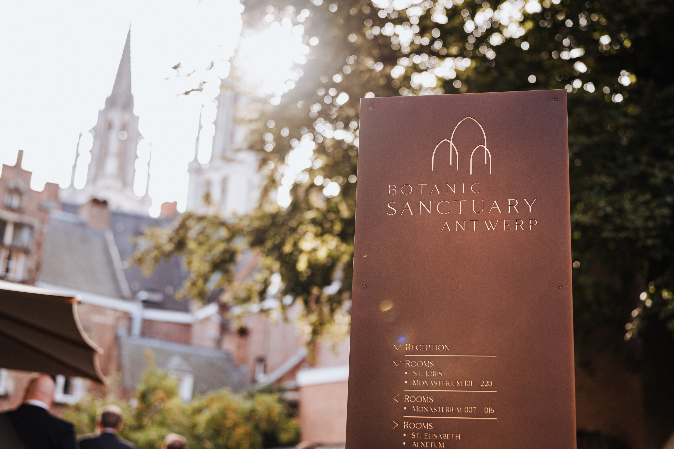 …Whimsical love. Golden Moments Editing — We do Wedding’s Retouch and Video Editing