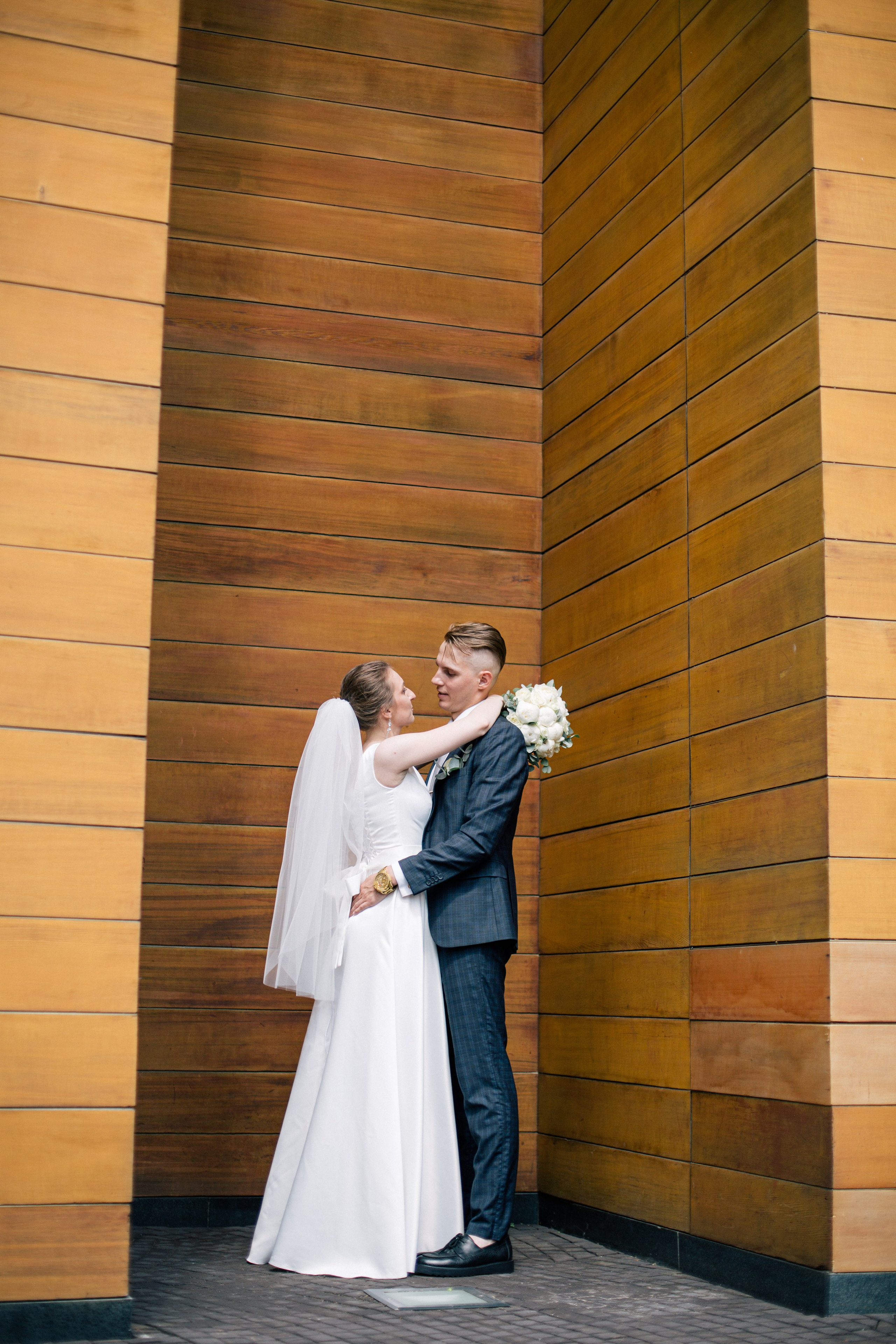 Примеры свадебных фотографий, позы для свадебной съёмки