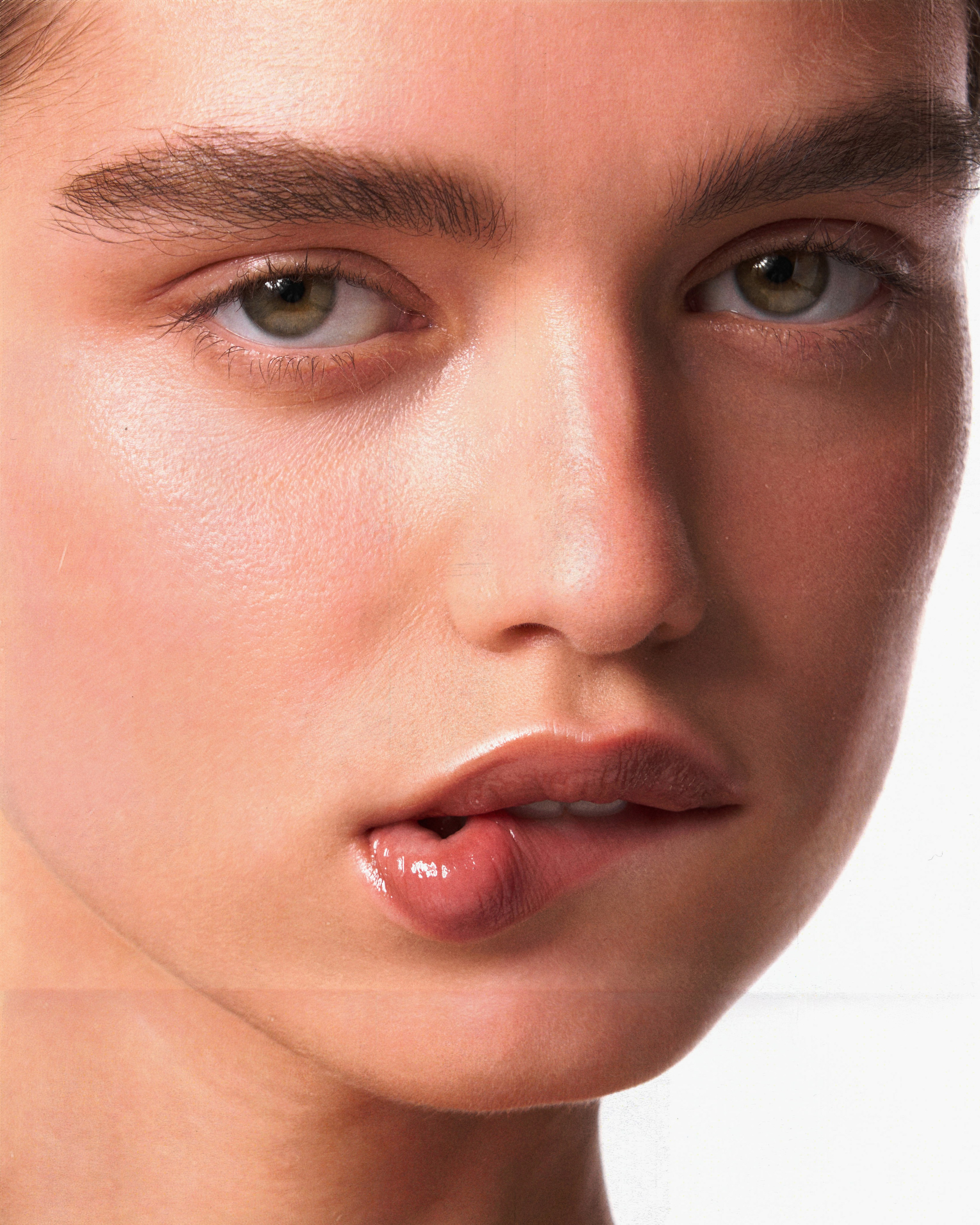 2MOOD beauty. Nadezhda Diskant is a Moscow and Saint Petersburg based photographer