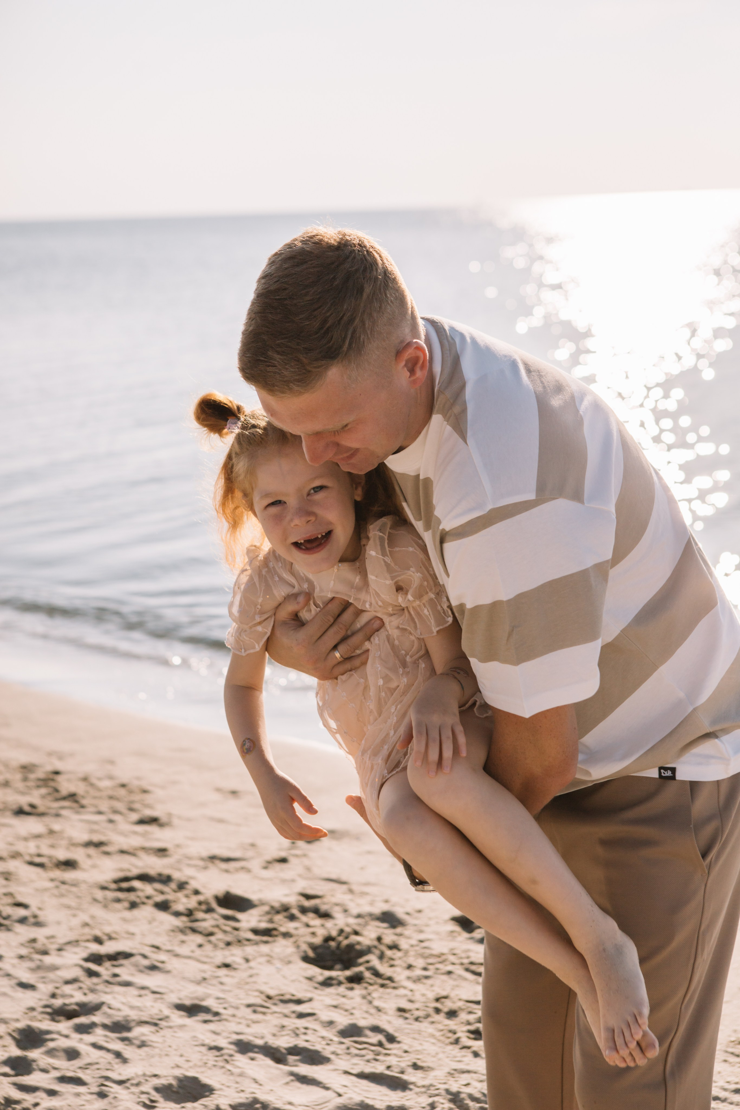 Алексей и Наталья. Семейная фотосессия на море. Семейный фотограф в Калининграде Анастасия Юрина