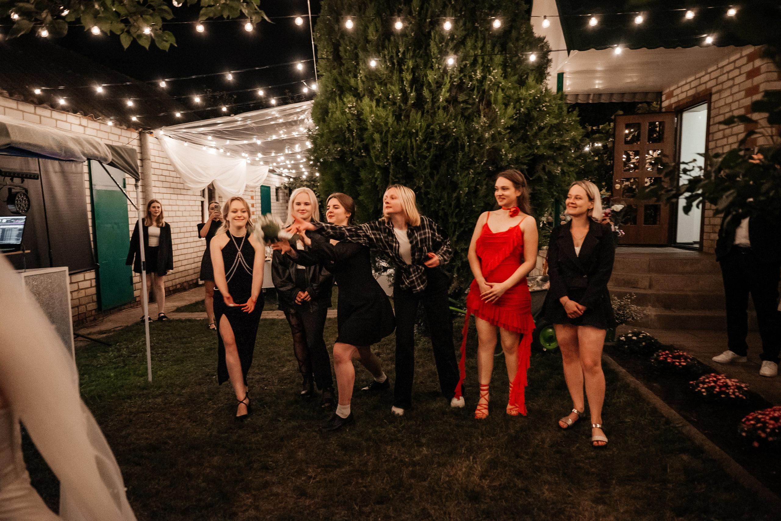 «Свадьба Даши и Артема». Школьный фотограф в Валуйках. Фотосессии для выпускников и изготовление выпускных альбомов в городе Валуйки и в Белгородской области