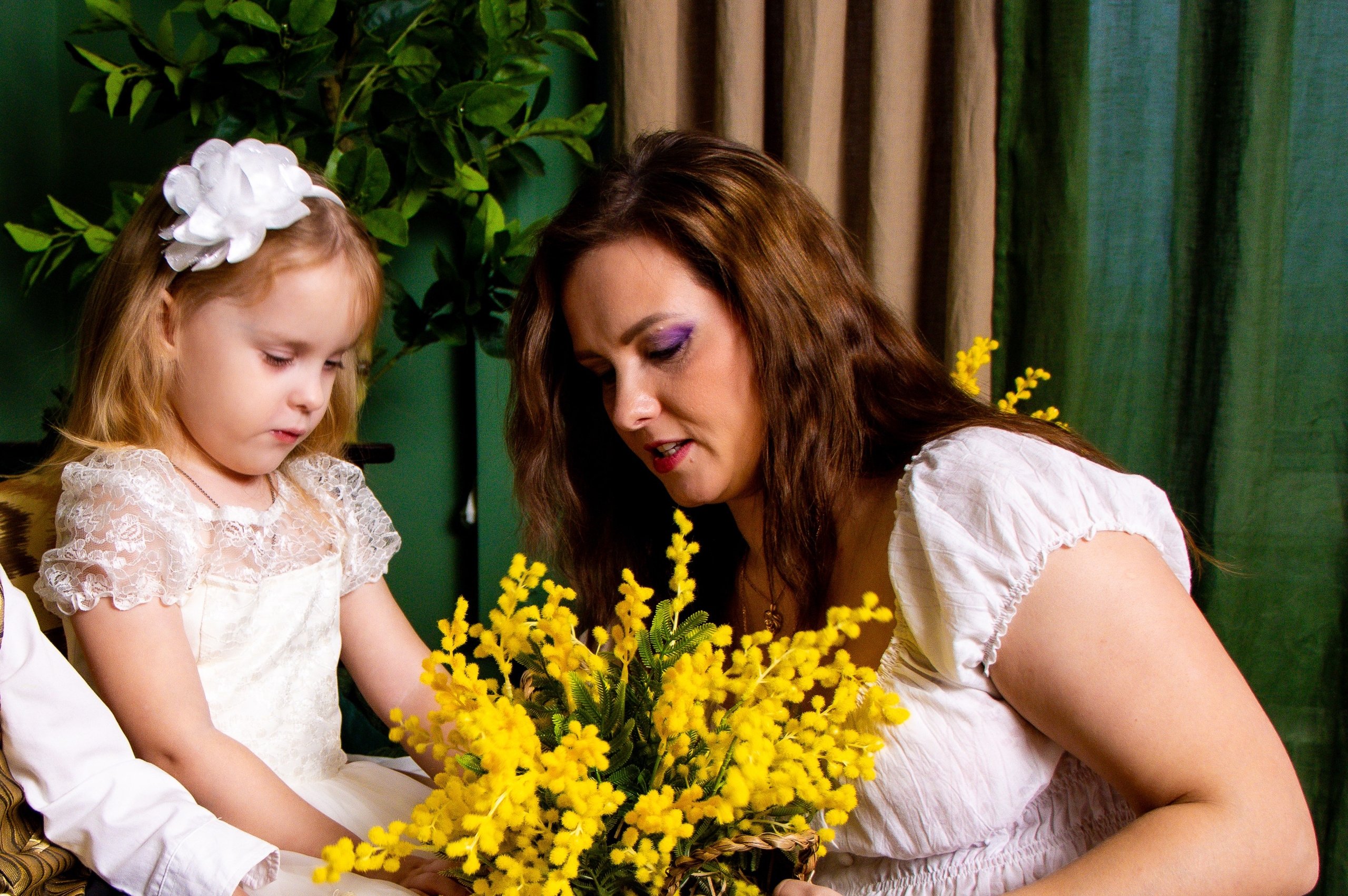 Семейная съемка с мимозой. Фотограф Татьяна Матрос