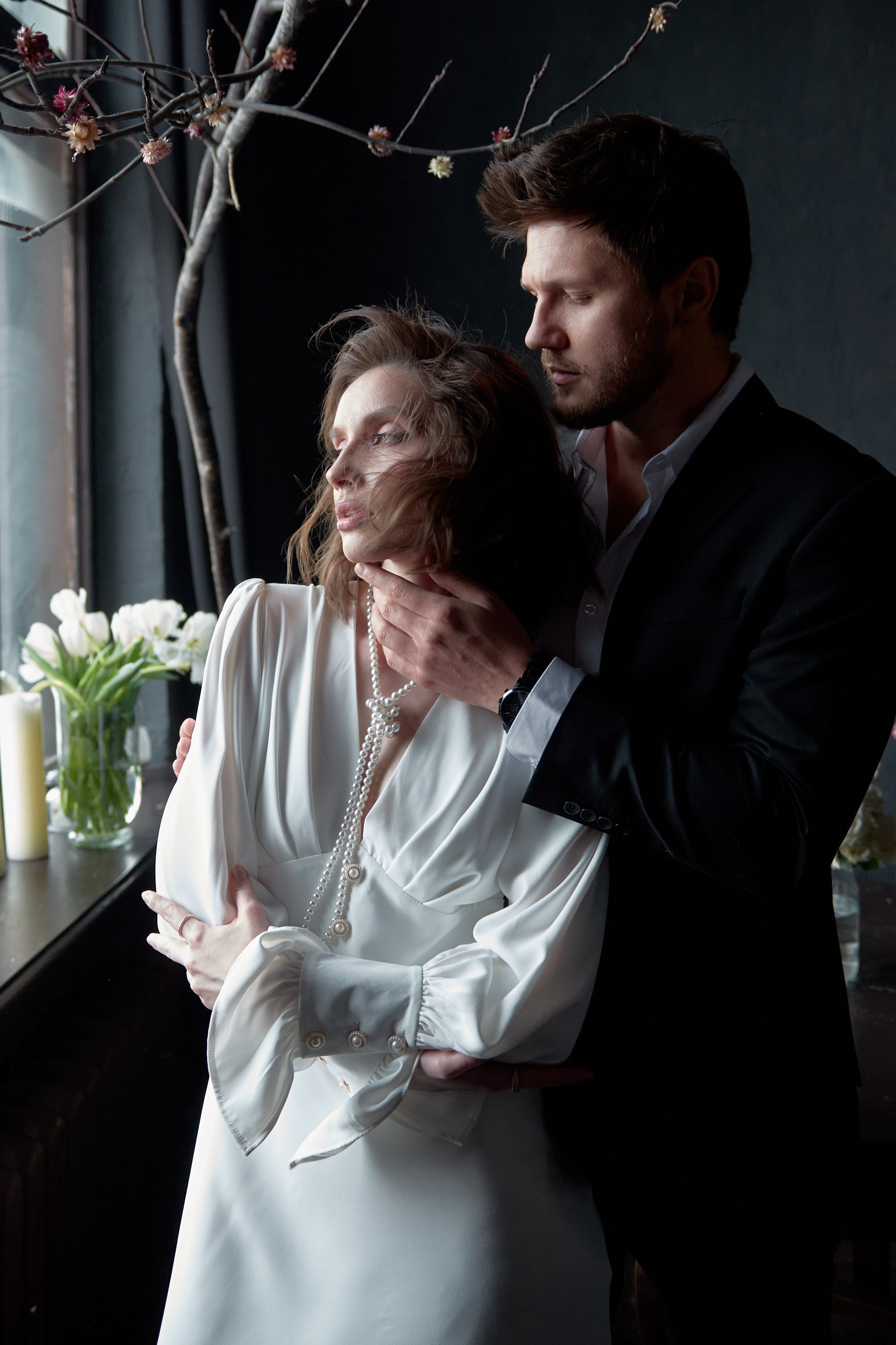 Свадебная фотосессия с борзыми в фотостудии