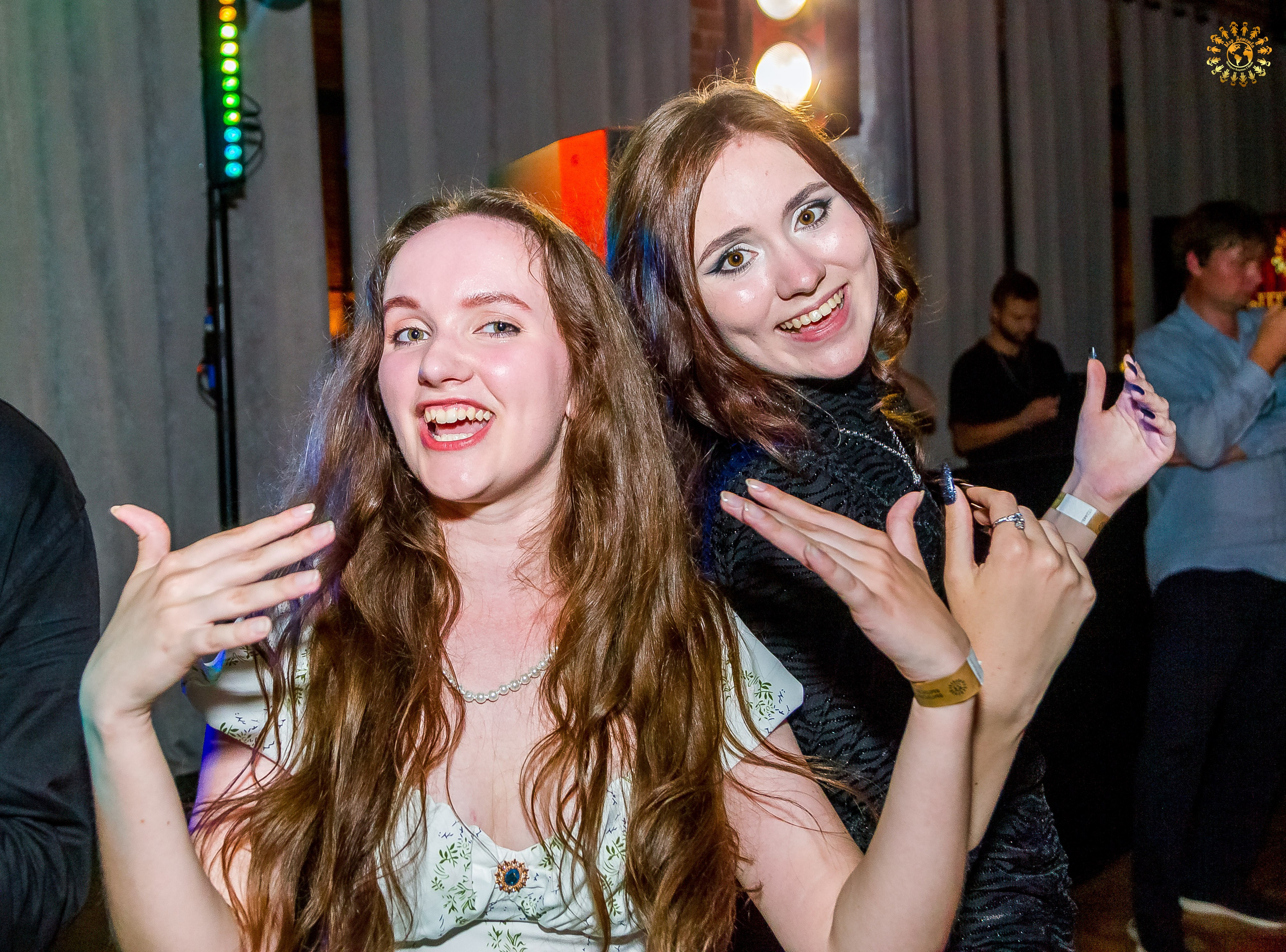 Выпускной 2023 (11-е классы) клуб «Джаггер», Москва. Репортажная съемка в Москве и области. Анималистика