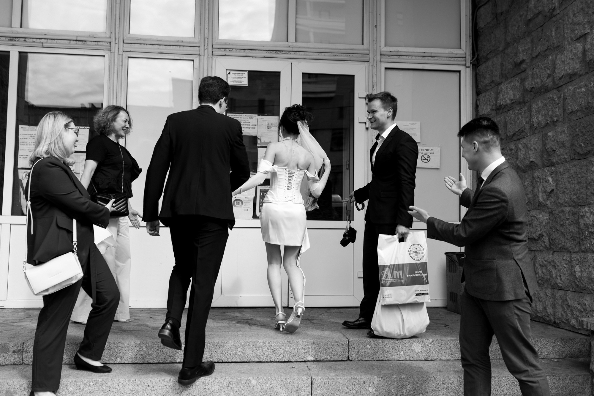 Свадебная фотосессия на Исаакиевской площади. Свадебный фотограф СПБ