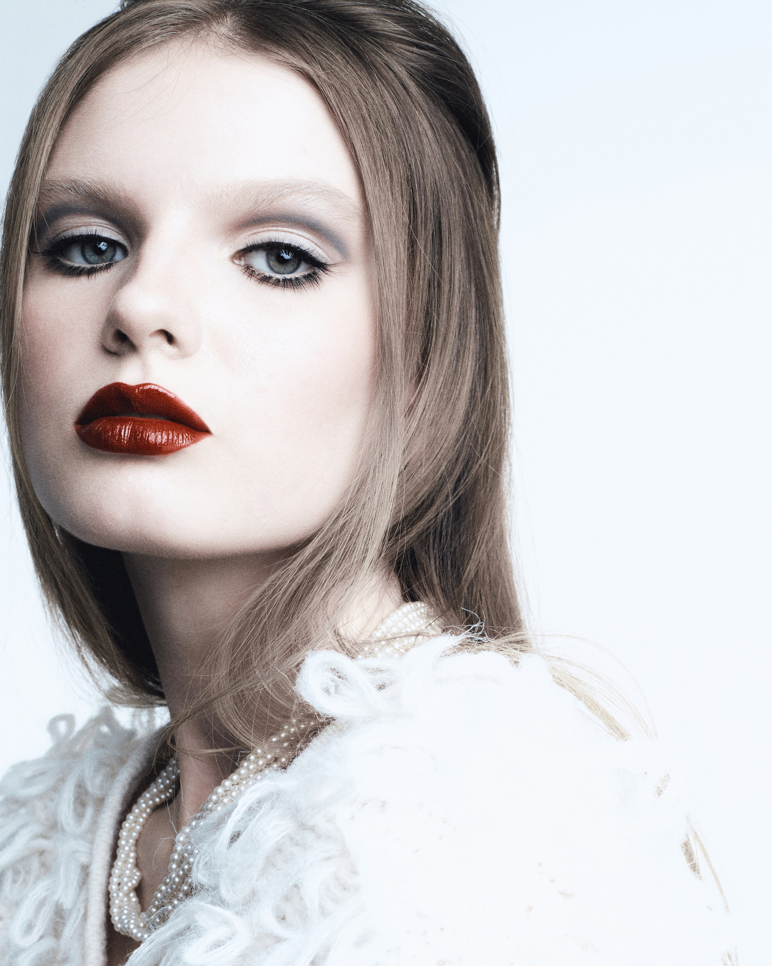 Kati, white and burgundy. Юрина Полина, фотограф из Екатеринбурга