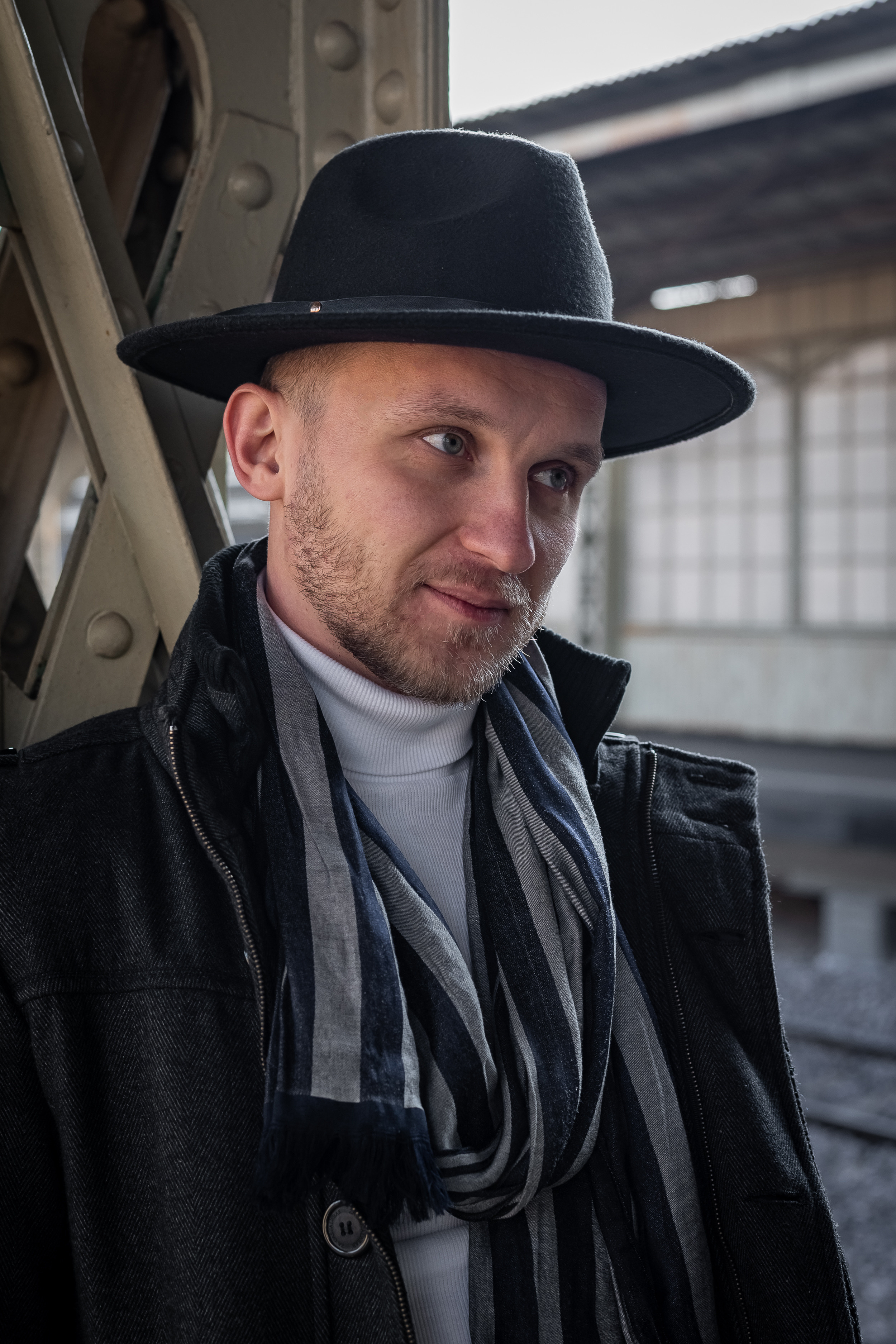 Love Story на Витебском вокзале. КОНТЕНТ |БРЕНД фотограф Санкт-Петербург — Жанна Олтаржевская